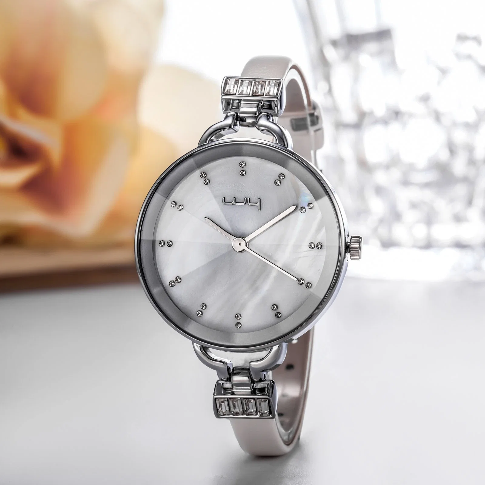 Fashion Leather Strap Quartz Ladies Wrist Watch Wy-068