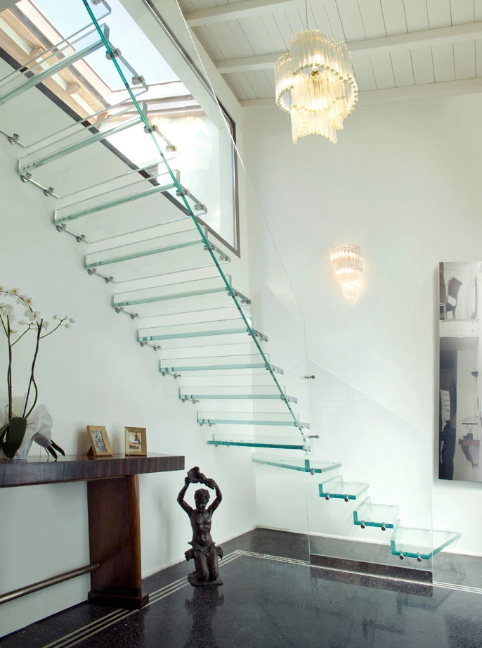 2020 New Arrival Modern Single Stringer Glass Stair Step