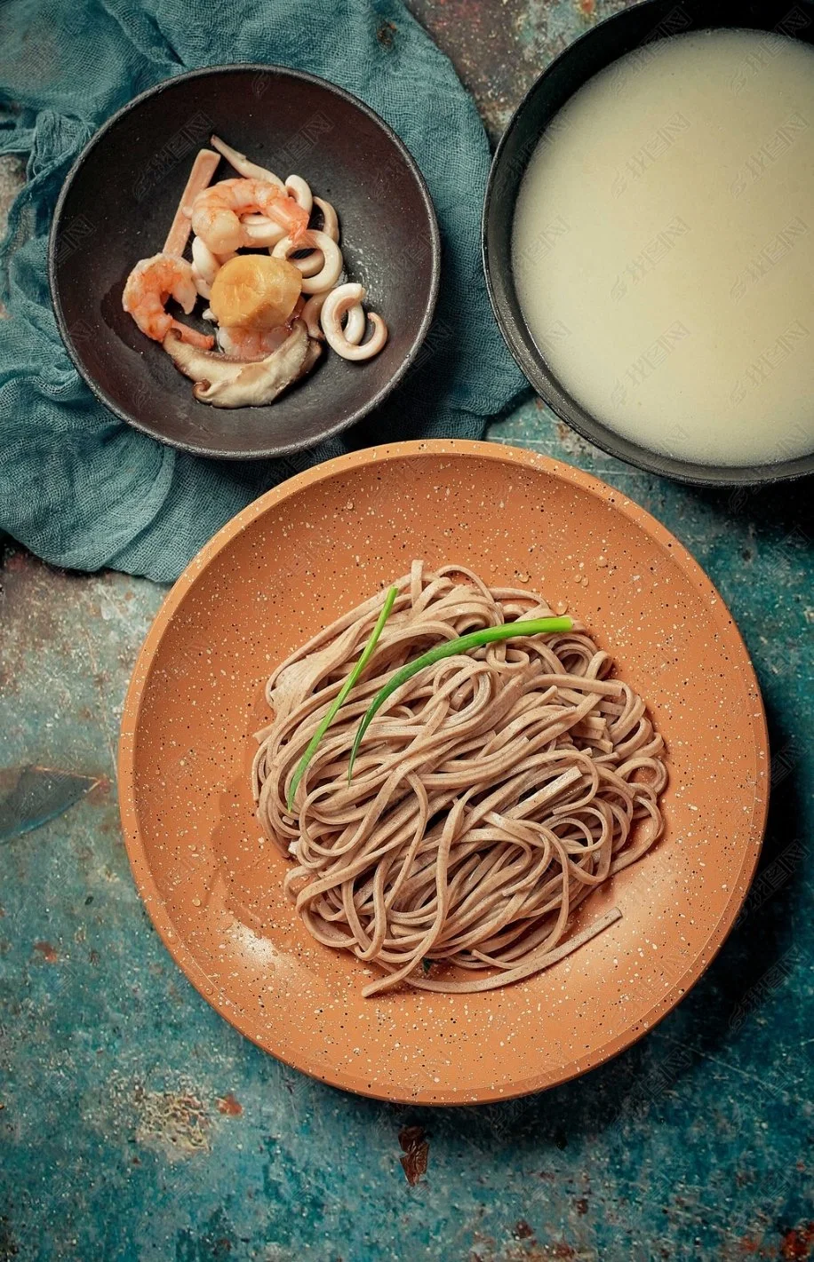 Los nuevos establecimientos China Branded (OEM aceptado) alforfón/fideos negros de alforfón (El ñame chino agrio y picante con hongo) sabor fideos instantáneos