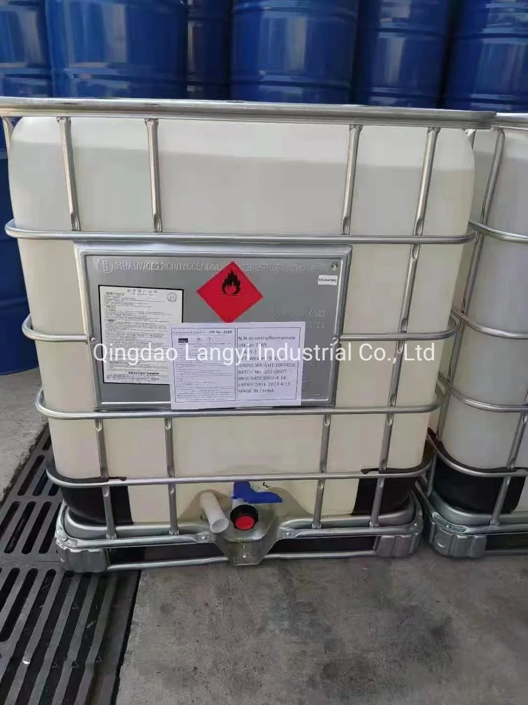 China NaOH Flüssige Natriumhydroxid-Lösung Verpackung in IBC Liquid Alkali