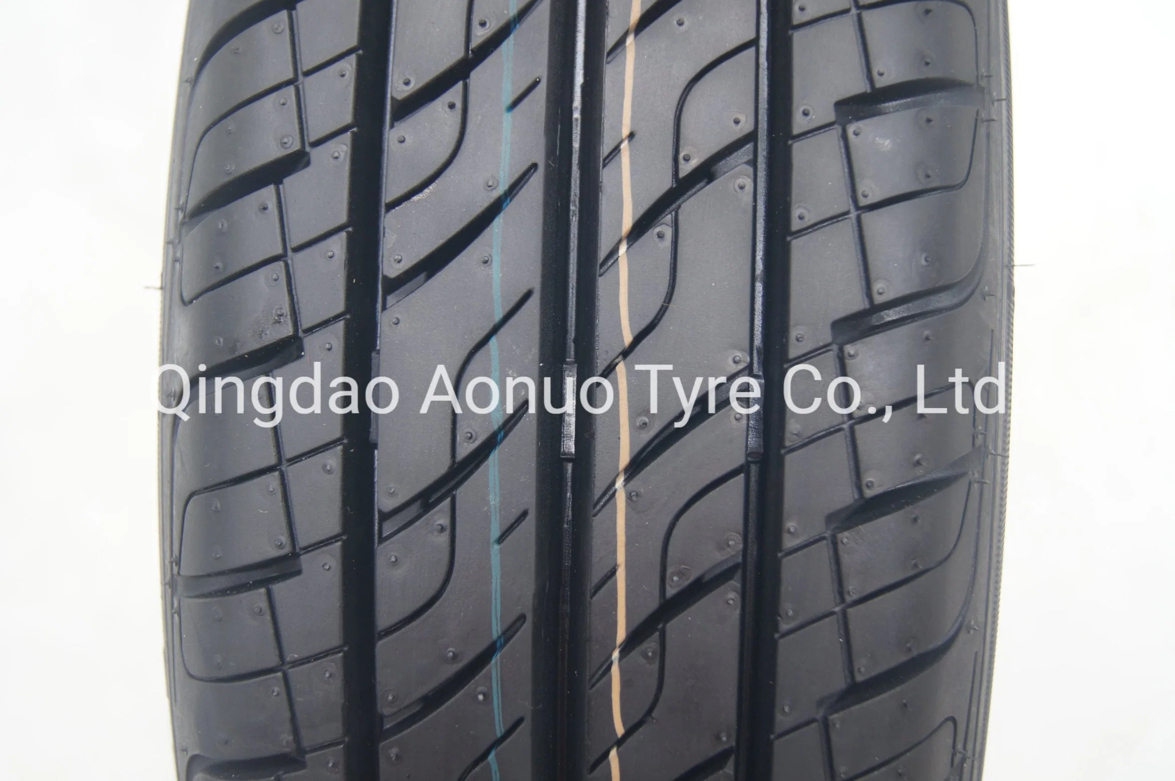 China Tire Light Truck Tyre Al118 Factory Neumaticos Chinese All Season Comerial Tyre Passenger Car Tyre TBR PCR (165/70R13, 155/65R14, 165/70R14, 175/65R14)