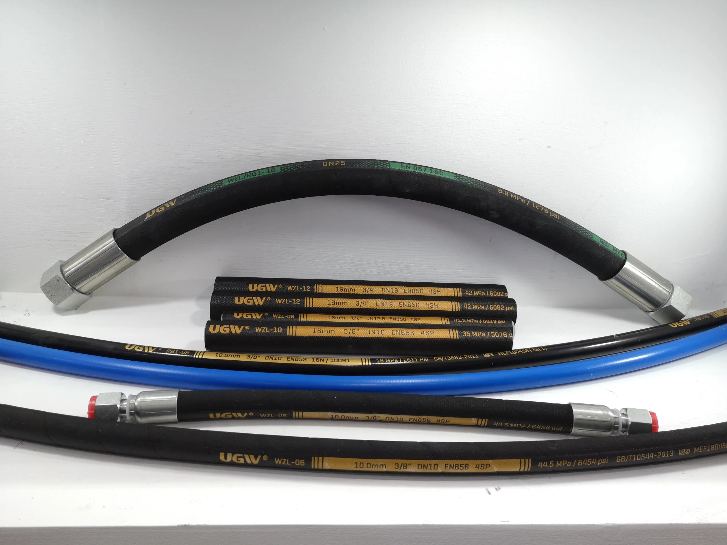 Flexible Steel Wire Braided En856 4sp/4sh Hydraulic Hose for Excavator Mining