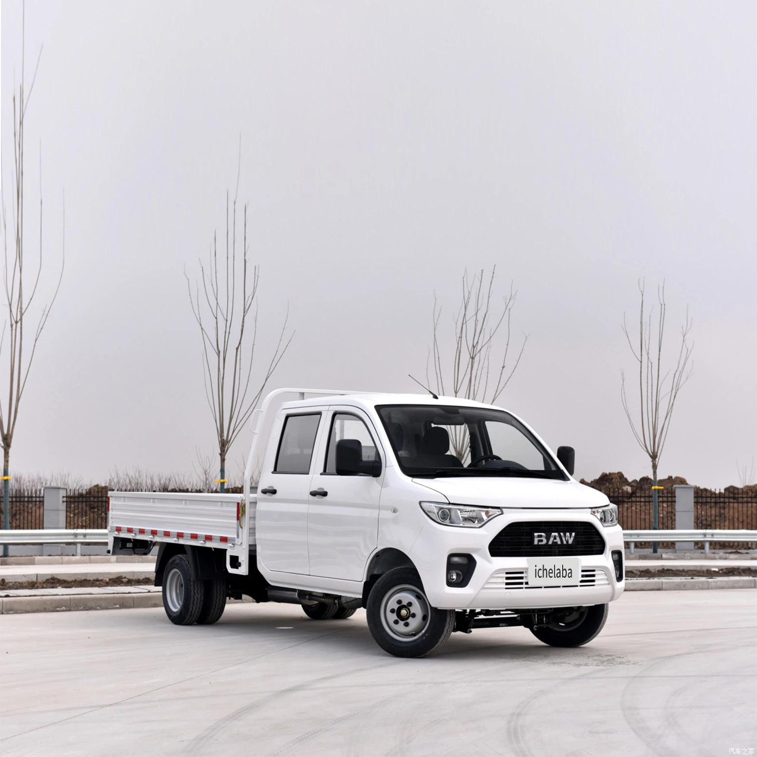 شاحنة مستعملة لنقل البضائع الثقيلة من طراز تي 7 إنرجي هيفي ديوتي تيبر من الصين BAW، وشاحنة بيك اب كهربائية صغيرة.