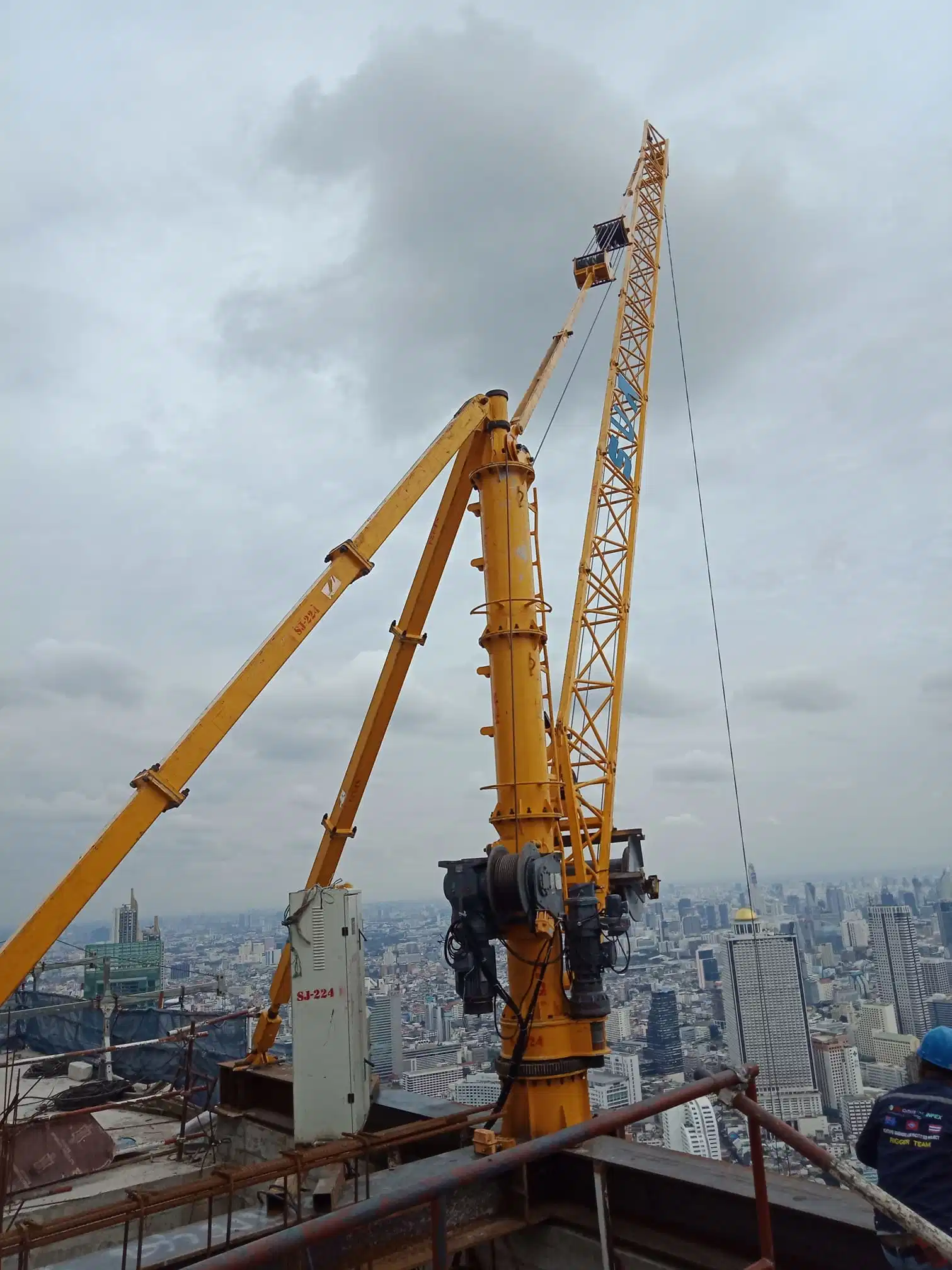 Sun Brand Qtdc1830-4t Neues Produkt zum Verkauf von Dienstleistungen im Ausland Big Tower Crane stark und robust