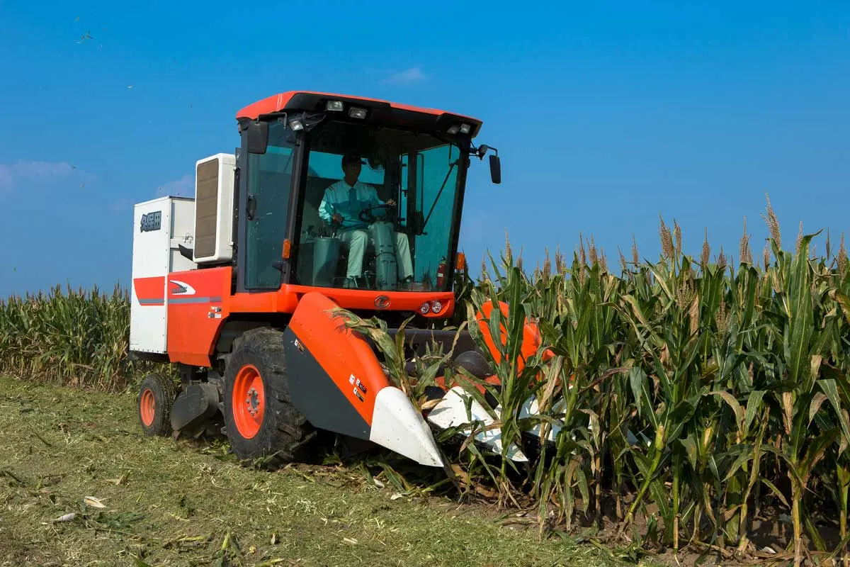 120cv y 130 CV del motor diesel de potencia para la cosechadora de maíz