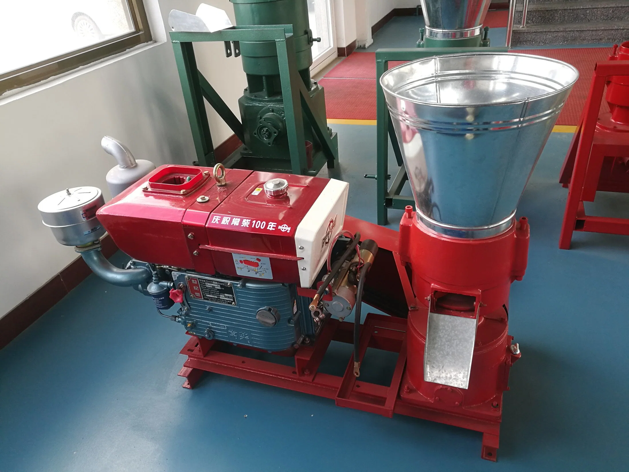 Roller Moving Flat Die Sawdust Pellet Machine with Ce