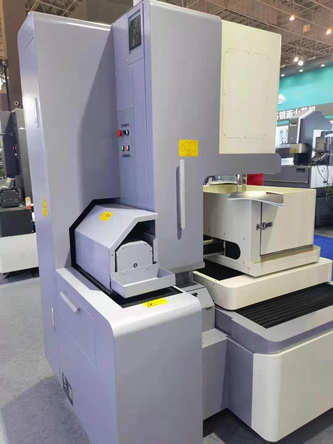 أدوات ماكينة قطع الأسلاك CNC متوسطة السرعة بدقة 0.003مم تخفيضات ساخنة قطع أسلاك EDM Bq500