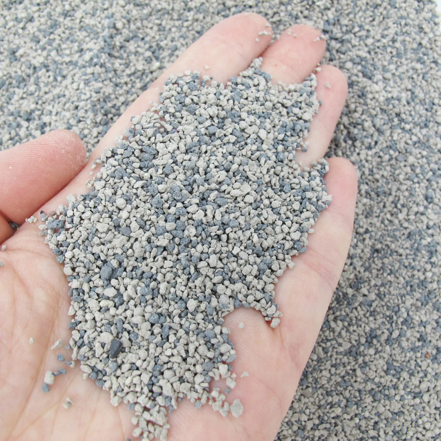 Longer Lasting Eco-Friendly Dustless 0.9-2.5mm Natural Sodium-Based Ore Crushed Various Flavors Activated Carbon Bentonite Broken Sands Clay