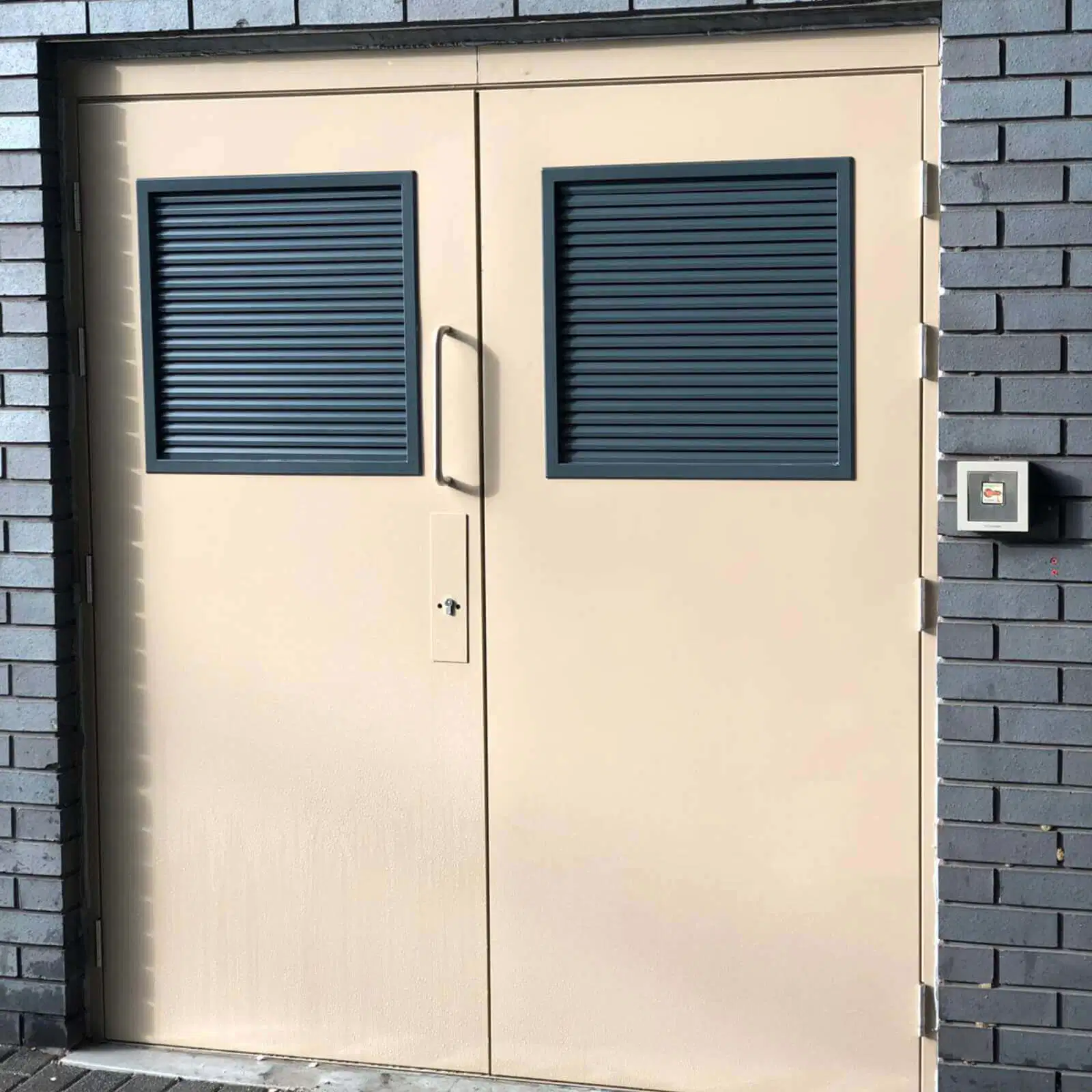 Stainless Steel Window Vent on Container House