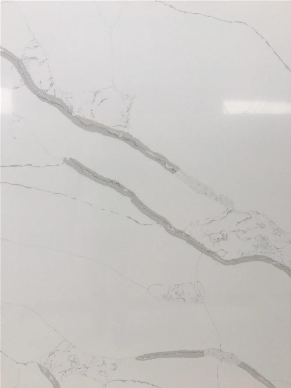 Best Seller Chineses Calacatta White Quartz Stone for Counter Top and Flooring Tile