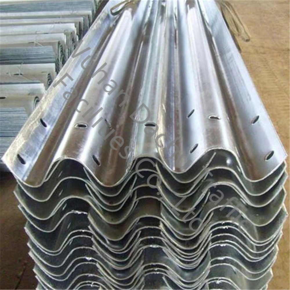 Aashto M180 Hot DIP Galvanized Corrugated Steel Crash Barrier Thrie W Beam Highway Guardrail for Road Bridge Traffic Safety