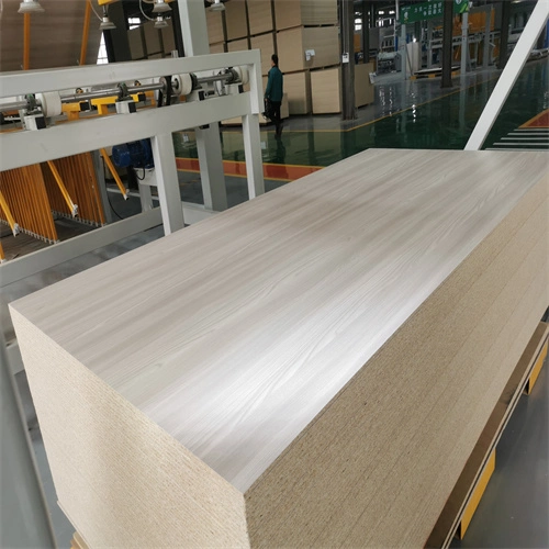 Panneau de MDF Linyi panneau de mélamine pour meubles