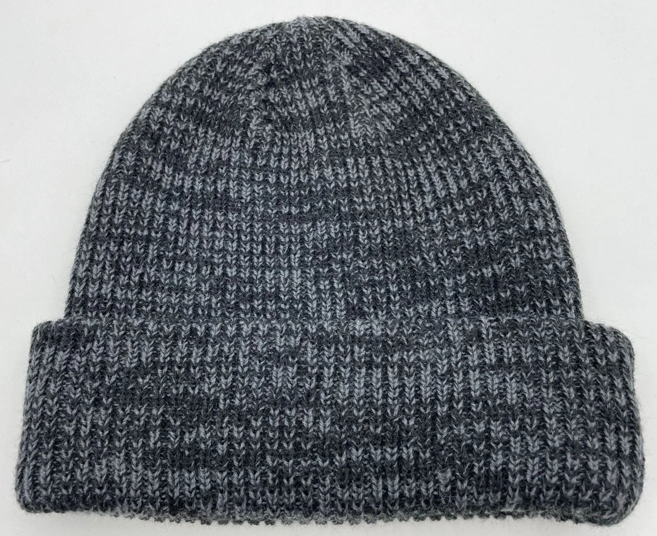 Gorros de punto acrílico para hombres en colores variados de invierno.