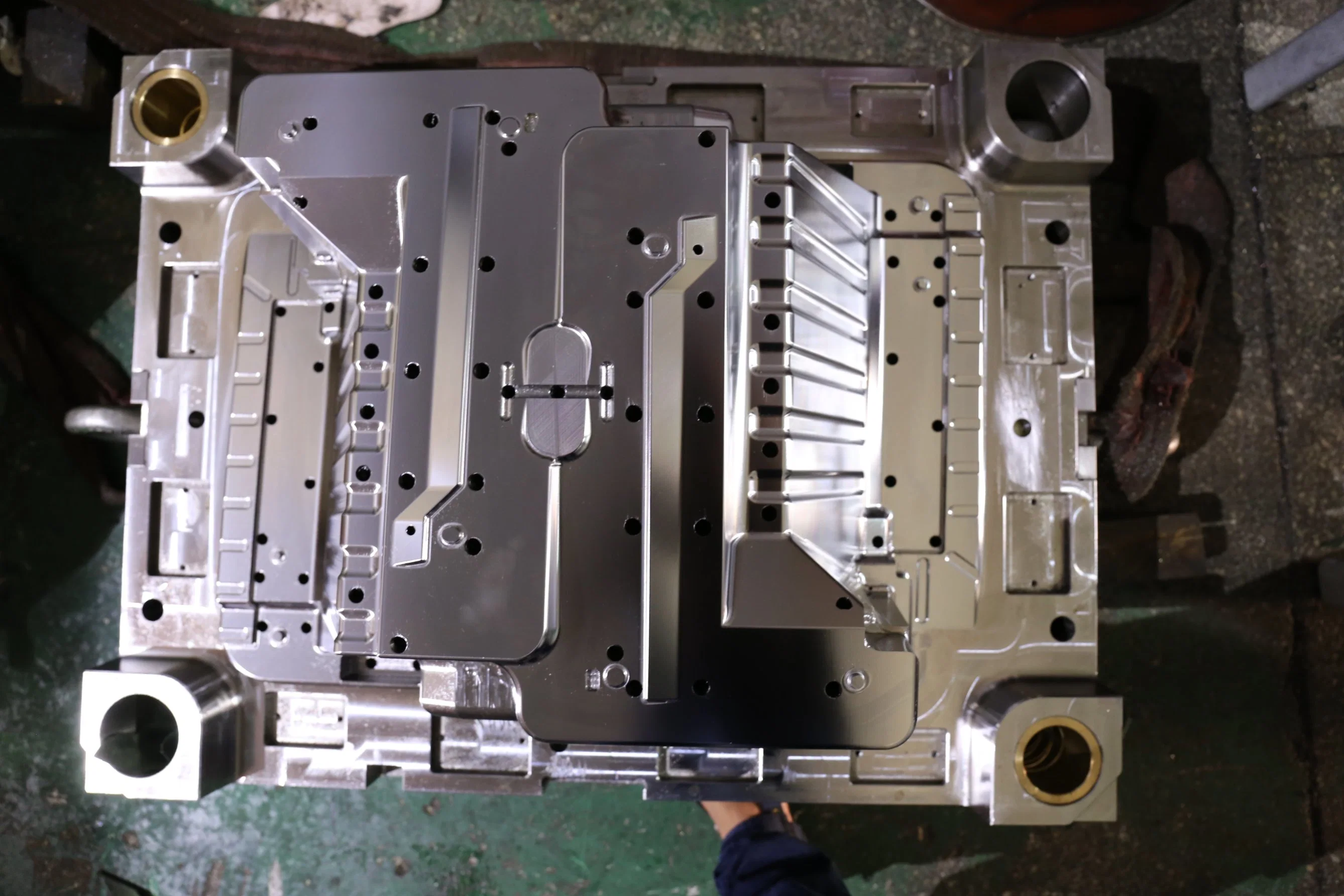 Baofeng CNC-Fräsmaschine Fabrik 3 Achse Gantry Maschinenzentrum Bohren Gewindebohren 5 Achse CNC Doppelsäulenmaschine