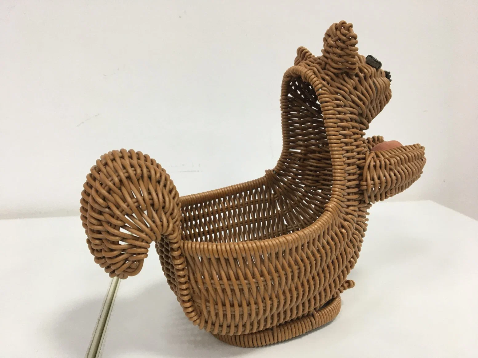 Hochwertige Hand-Woven Kunststoff Rattan Animal Shape Basket Snack Obst Aufbewahrungskorb