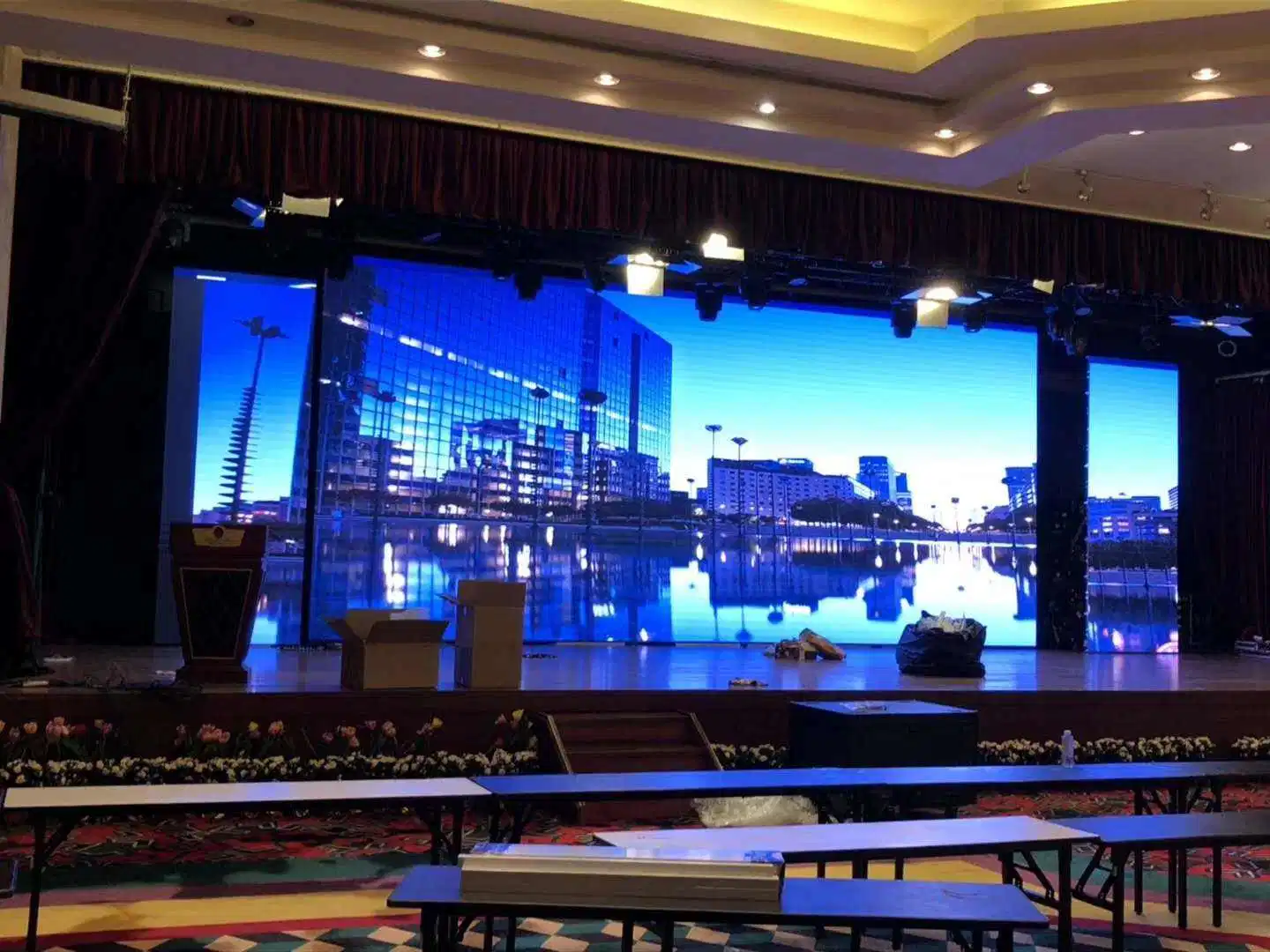 800-1200CD/M^2 Text Fws Cardboard, Wooden Carton, Flight Case Foldable Rental LED Display