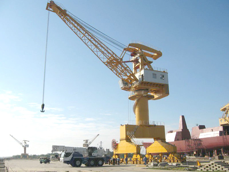 Grue portique de chantier naval