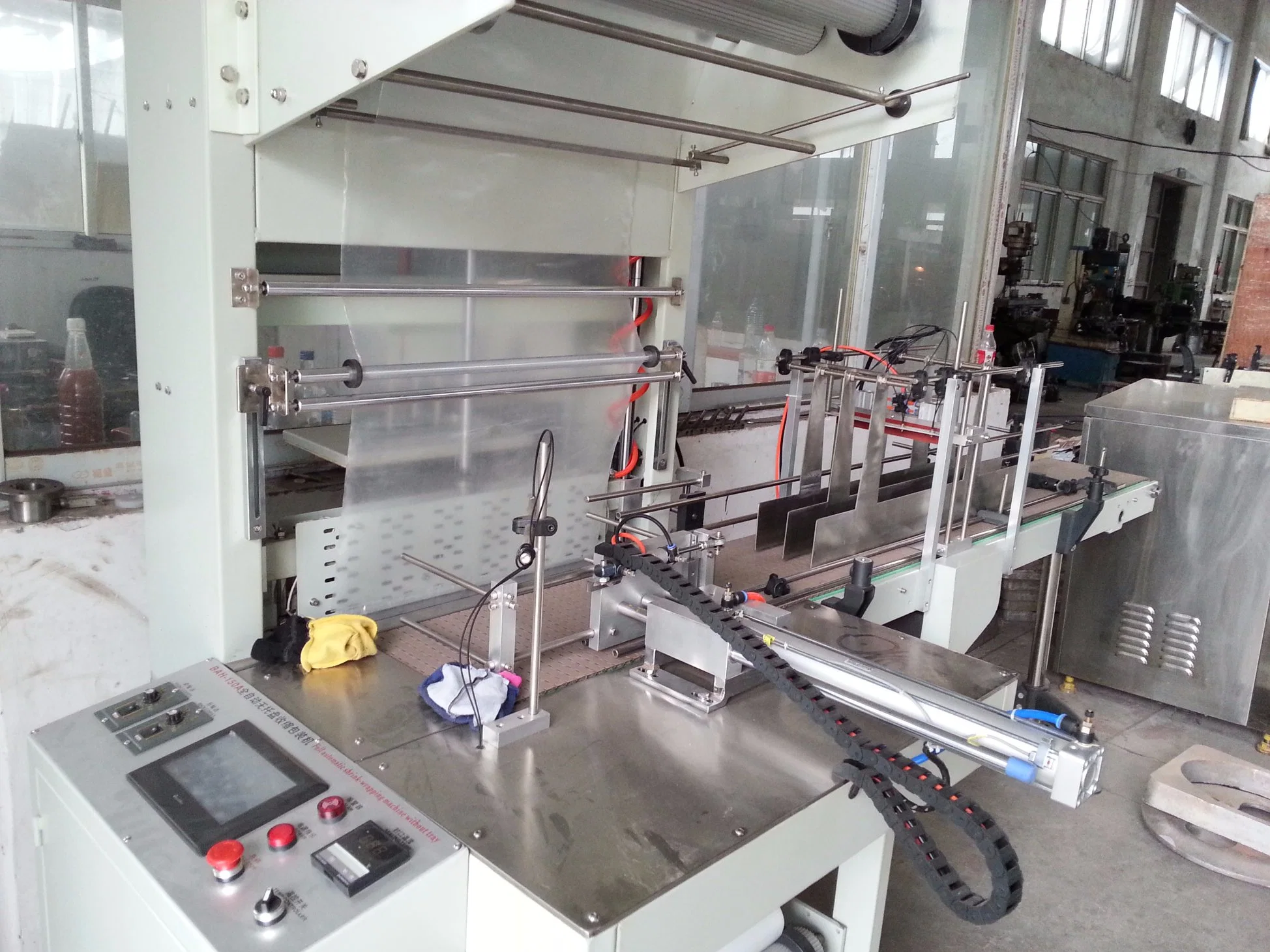 Semi Automatic Bottle Shrink Wrapping Machine