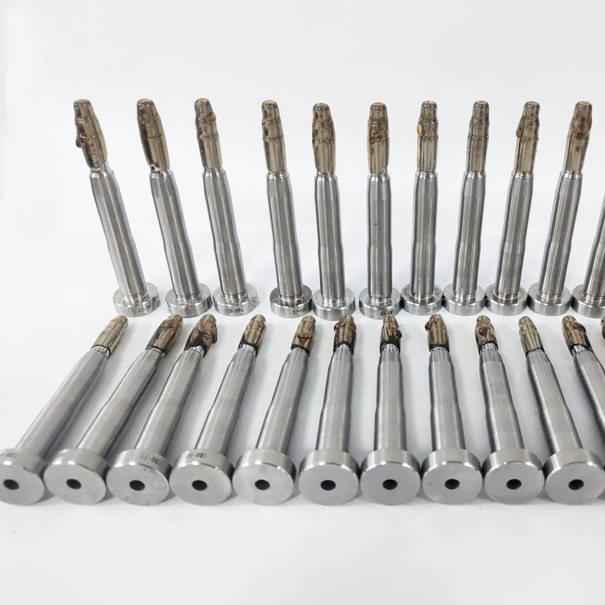 High Precision Polishing Straight Ejector Pins and Sleeve with Nitriding for Daily Supplies Plastic Injection Molding