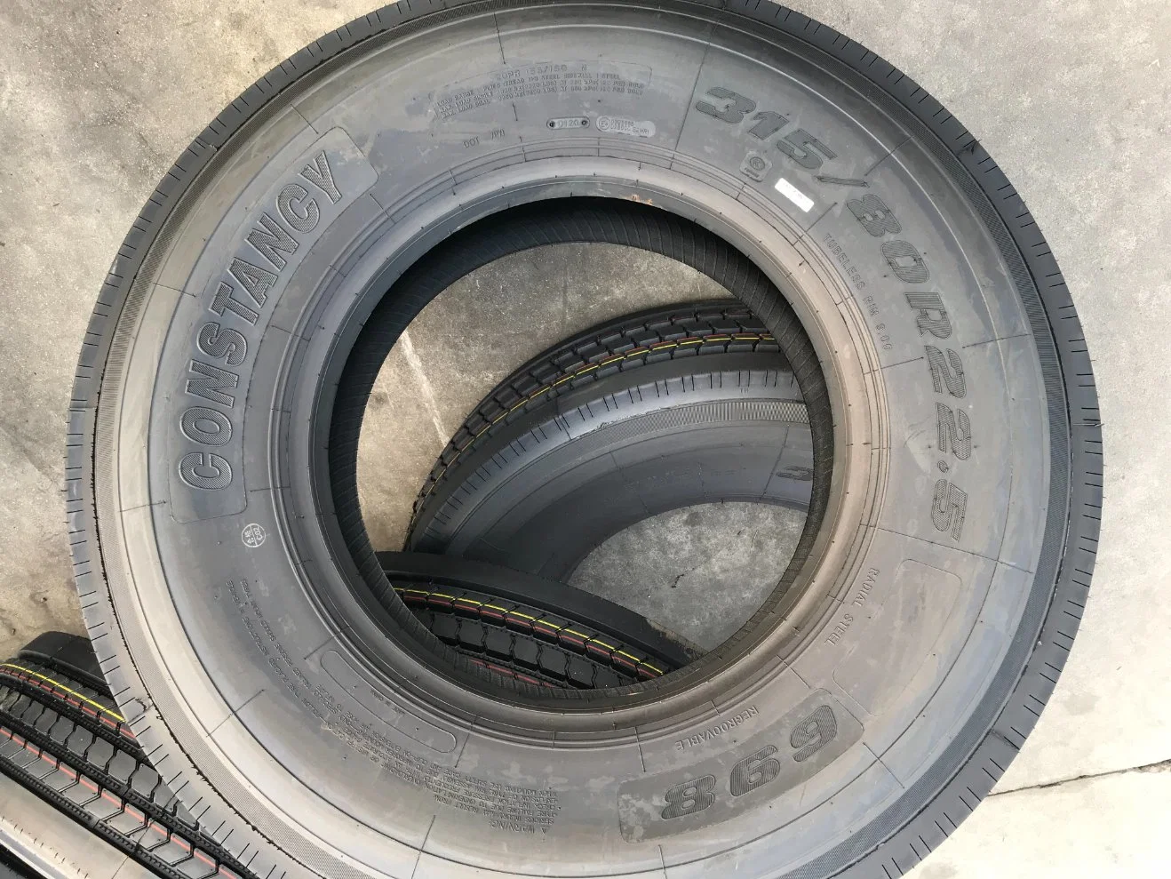 Constancy Truck Bus Tire, TBR, Light Truck Tire, Steer and Trailer Tire 698 (295/80R22.5, 315/80R22.5, 11R22.5)