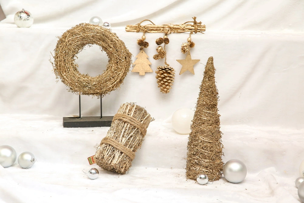 Wholesale/Supplier DIY Christmas Ornament for Christmas Decoration Decorative Wreath Hanging Branch