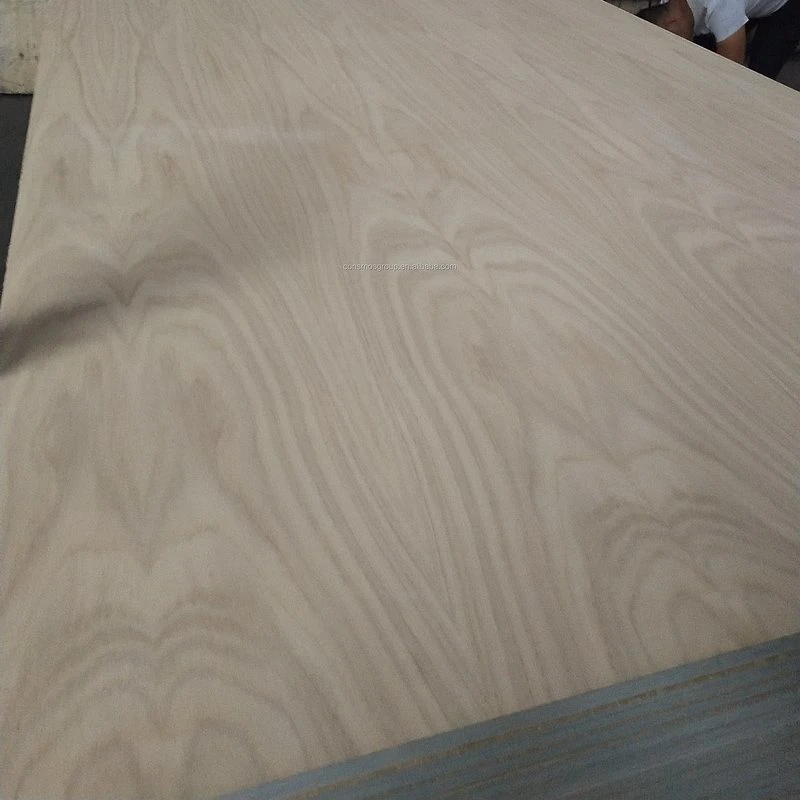 Commerce de gros de placages en bois contreplaqué de fantaisie 4*8FT 3,2 mm pour les matériaux de construction de l'usine chinoise