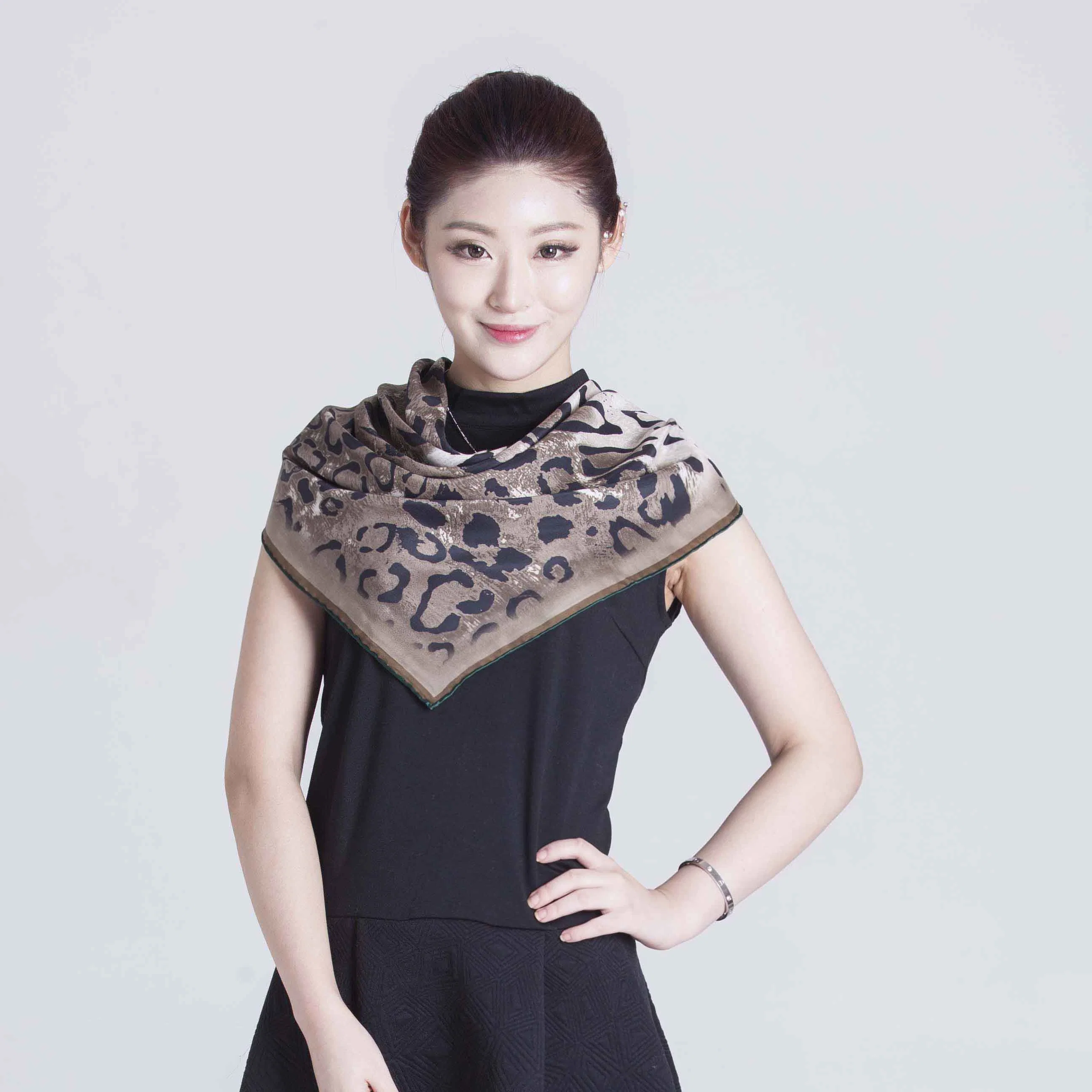 2017 Shanghai Venta directa Silk Fular Shawl ropa Accesorios para Verano e invierno