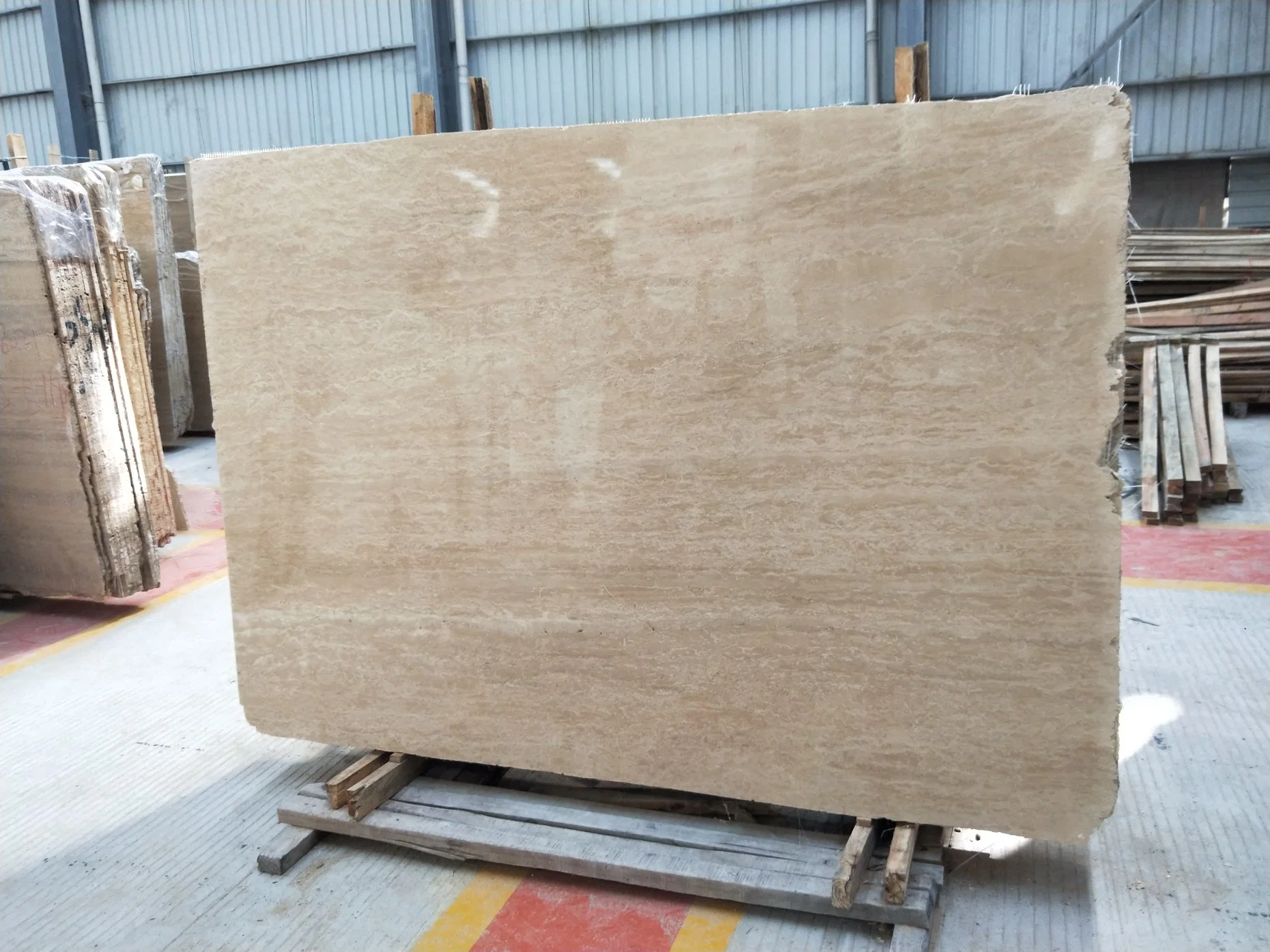 Natural Stone White/Beige Travertine Tiles for Flooring and Wall Facade