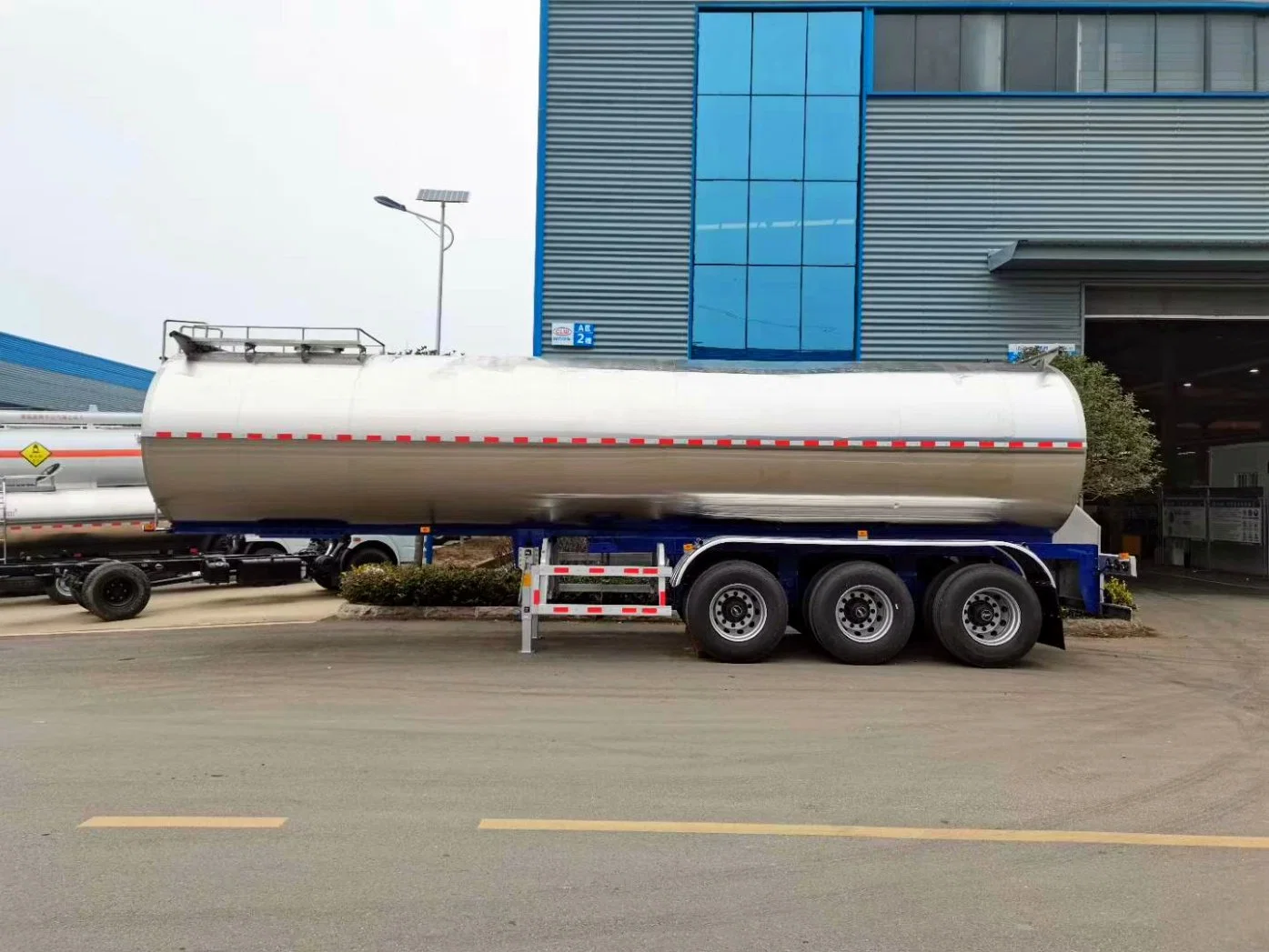 45000 Liters Three Fuwa Axles Oil Fuel Tank Semi Trailer