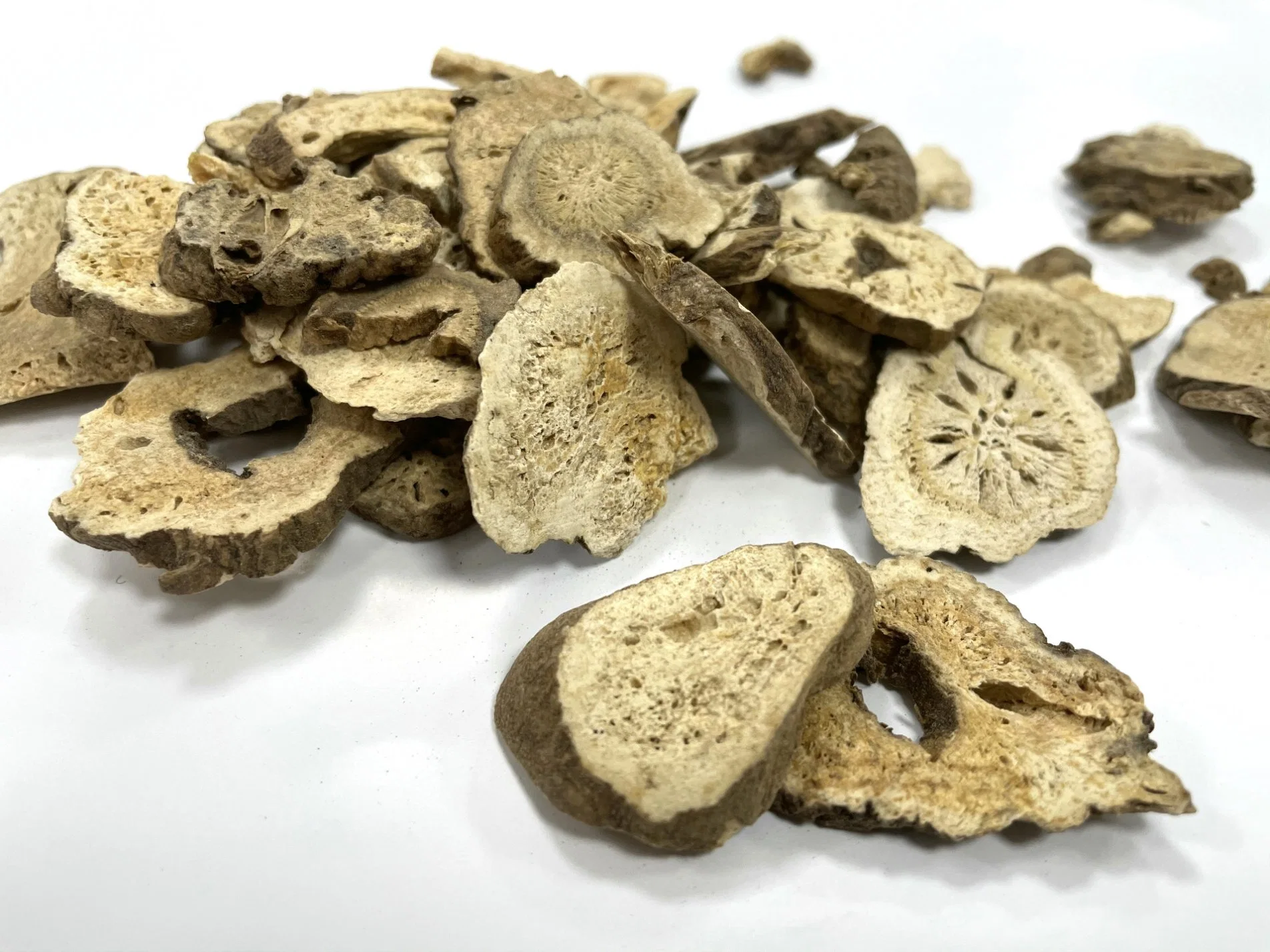 Atractylodis Baizhu Rhizoma Atractylodis Macrocephalae Chinese Supplier Chinese Traditional Herb Medicine Lowering Blood Sugar