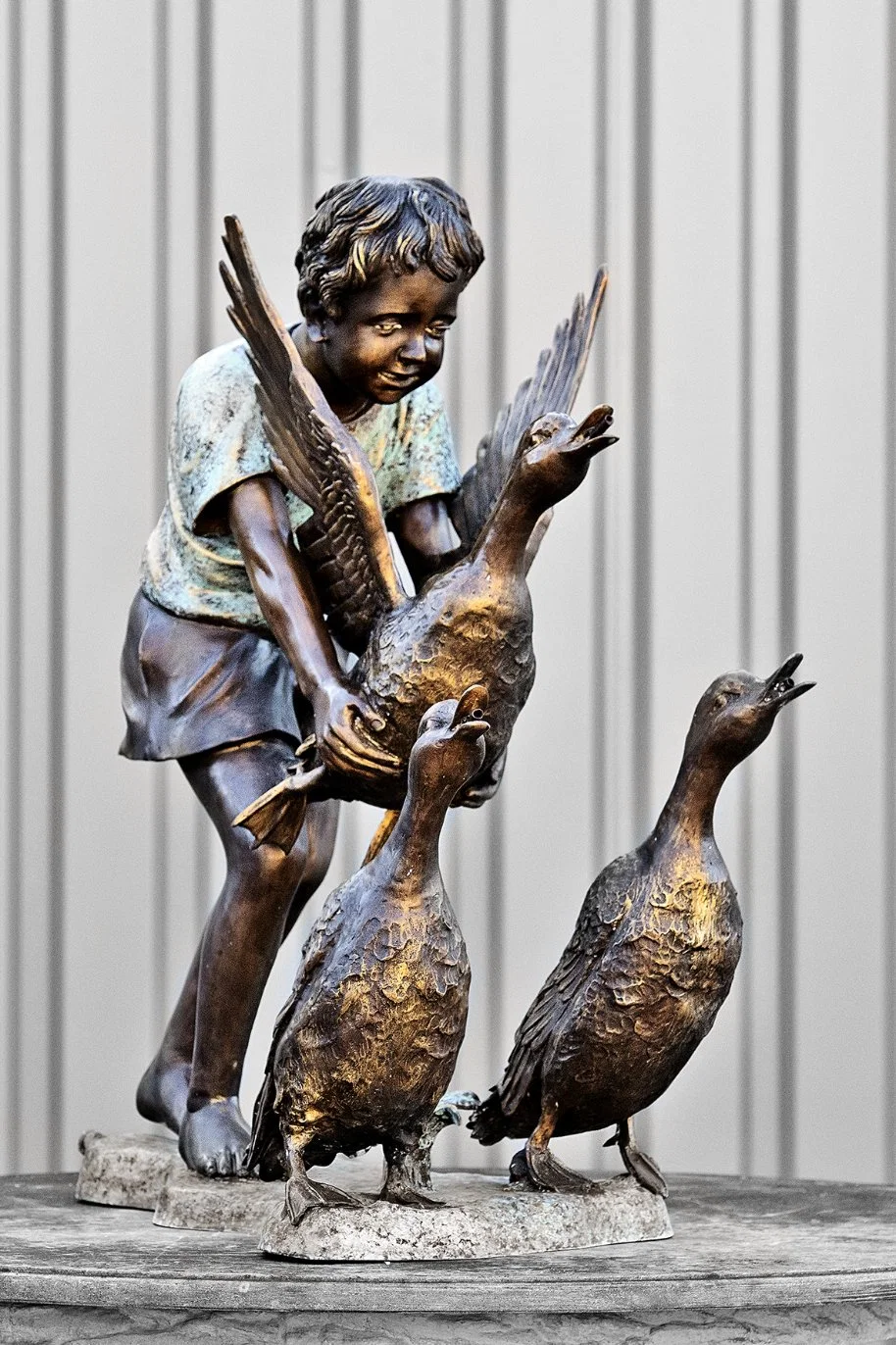 Outdoor Decoration Metal Craft Figure Statue Bronze Casting Boy Sculpture (SYBS-026)