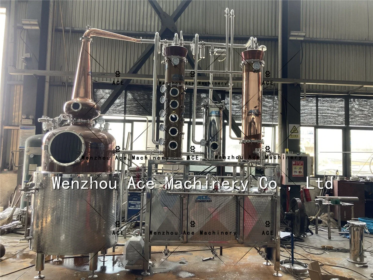 Steam Jacketed Tank/Boiler with Copper Distiller Column and Mixer/Agitator for Distillation Equipment