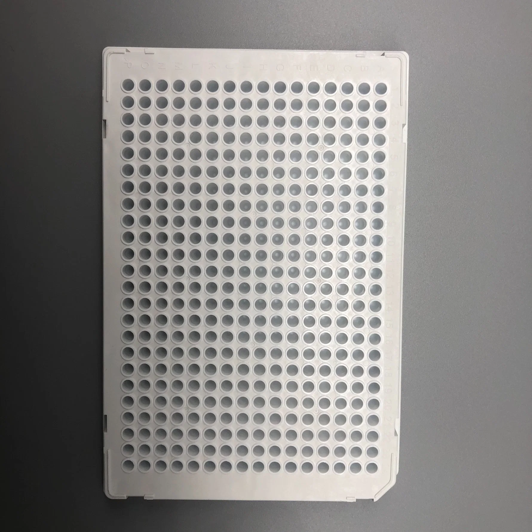 384 Well Flat PCR Plate PCR Reaction Plate Microplate with Shirt