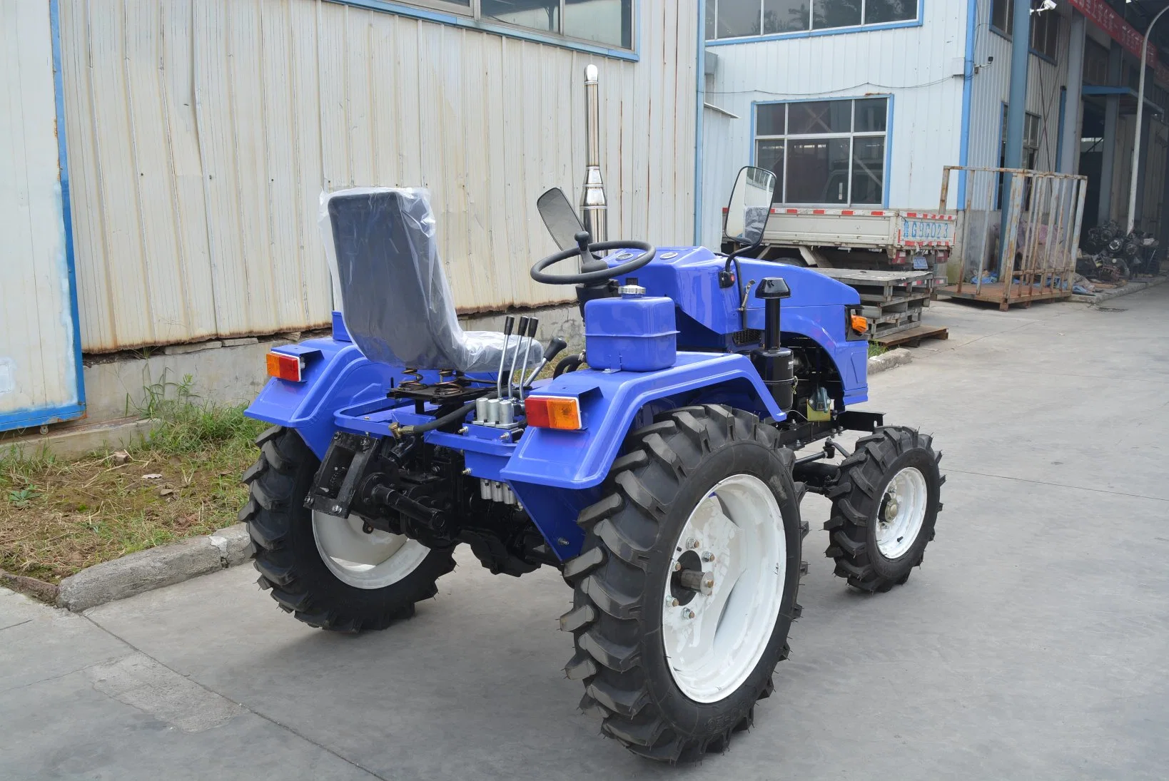 Hot Sale High Grade Small Four Wheel Compact Mini Garden Agriculture Agricultural Tractors 15HP 18HP 20HP 25HP