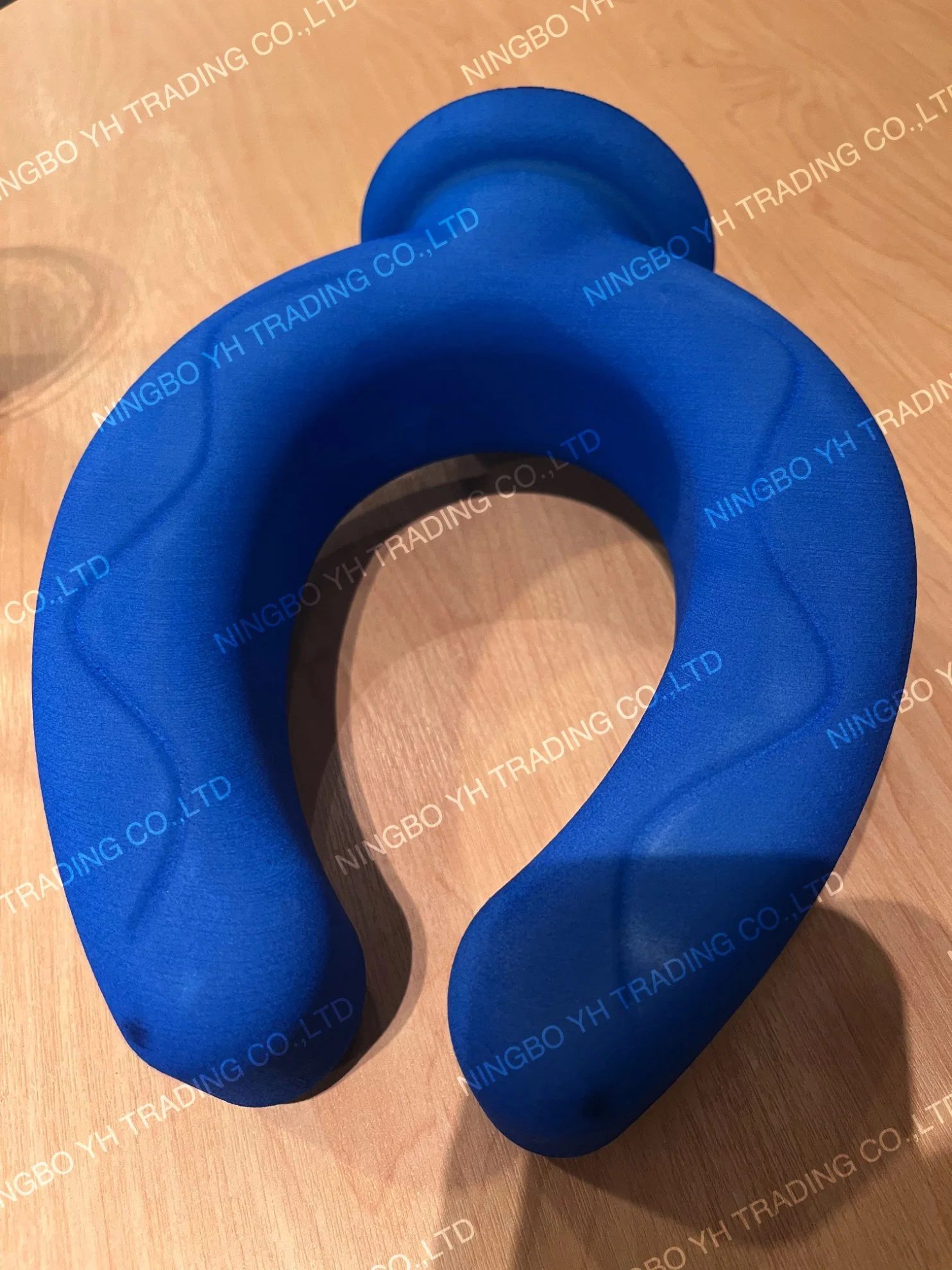 Venta en caliente Nuevo producto de I+D cuello en forma de U alrededor de Color-Cambio de agua caliente bolsa para el cuello de compresión caliente, columna cervical y rodillas