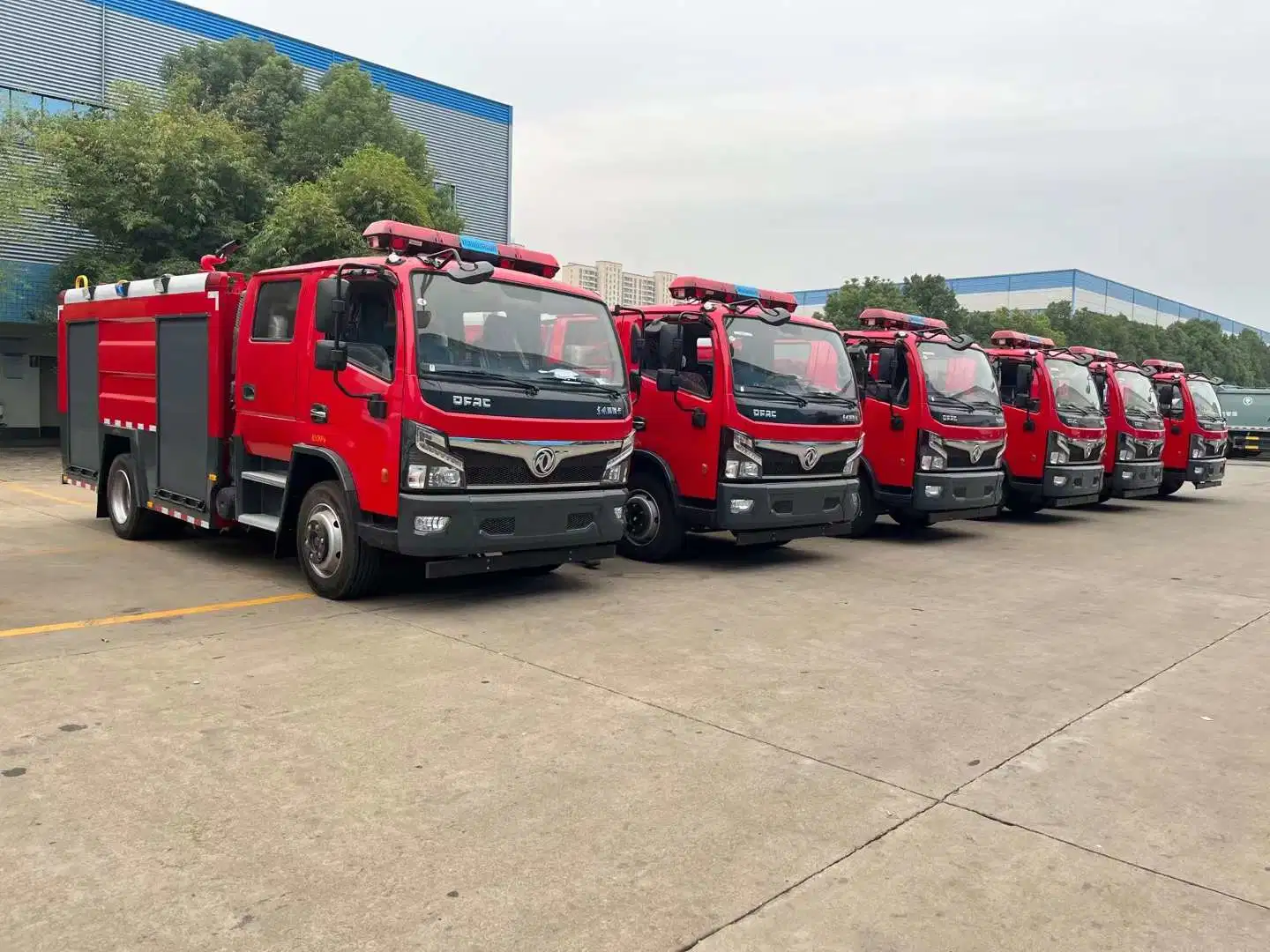 Fabricante chinês 6X4 4X4 4X2 camião de combate a incêndios 5000L 10000L 15000L combate a incêndios em tanques de espuma e água Dongfeng Camião