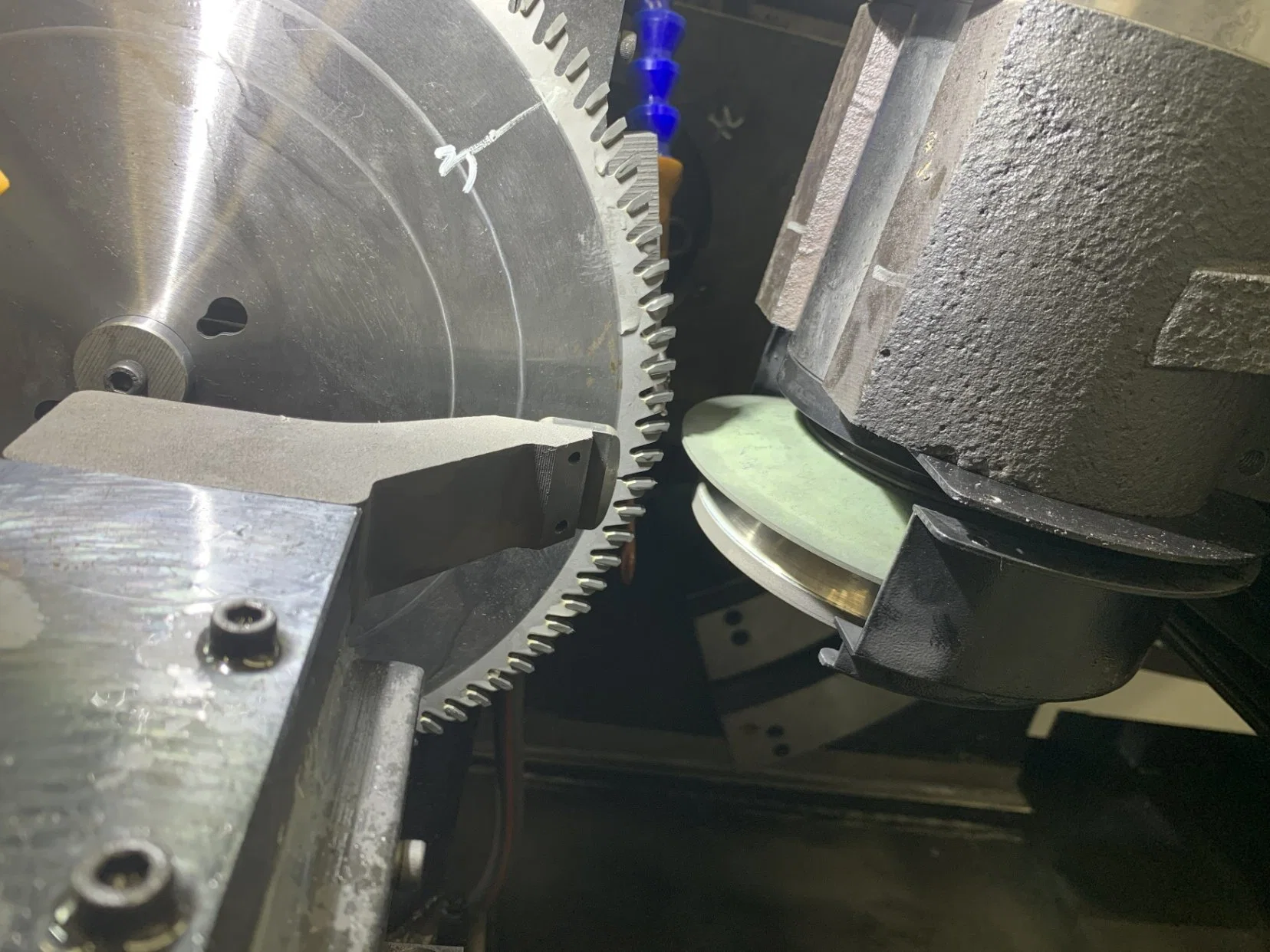 Lame de scie circulaire cnc machine de meulage d'affûtage Cermet Conseils dans un jeu de lame de scie-up