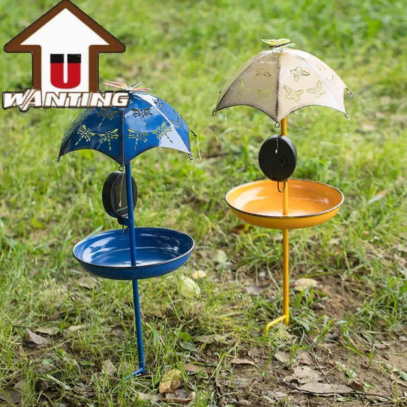 Creative Metal Guarda-chuva Wild Bird Feeder afixação de imagens Ferro colorido Exterior Craft de estaca