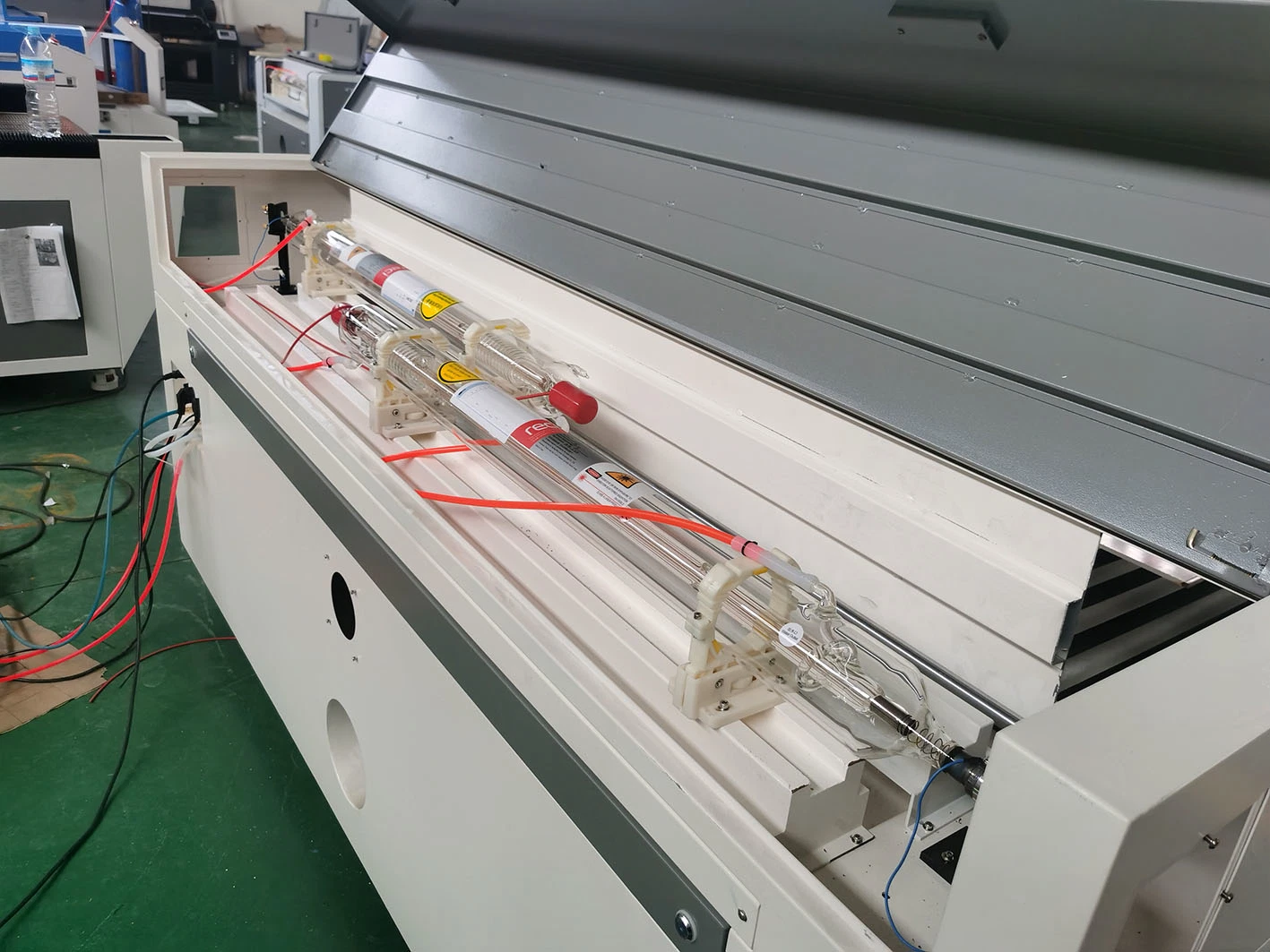 CNC CO2 Laser for Acrylic Wood Leather Fabric Cutting Flc1610d