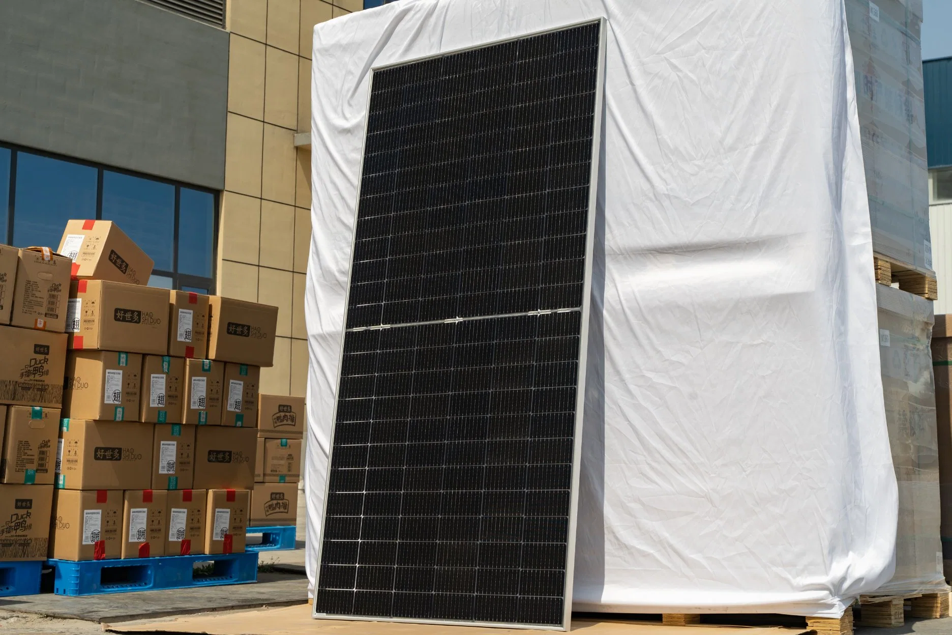 Transparent 550 Watt PV Module Perc Mono Half Cells Solar Panel