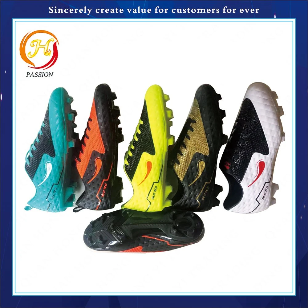 Outdoor chaussures de football de garçons à bas prix et les chaussures de football de haute qualité haut de la cheville Boy' s les taquets de la formation des chaussures de sport