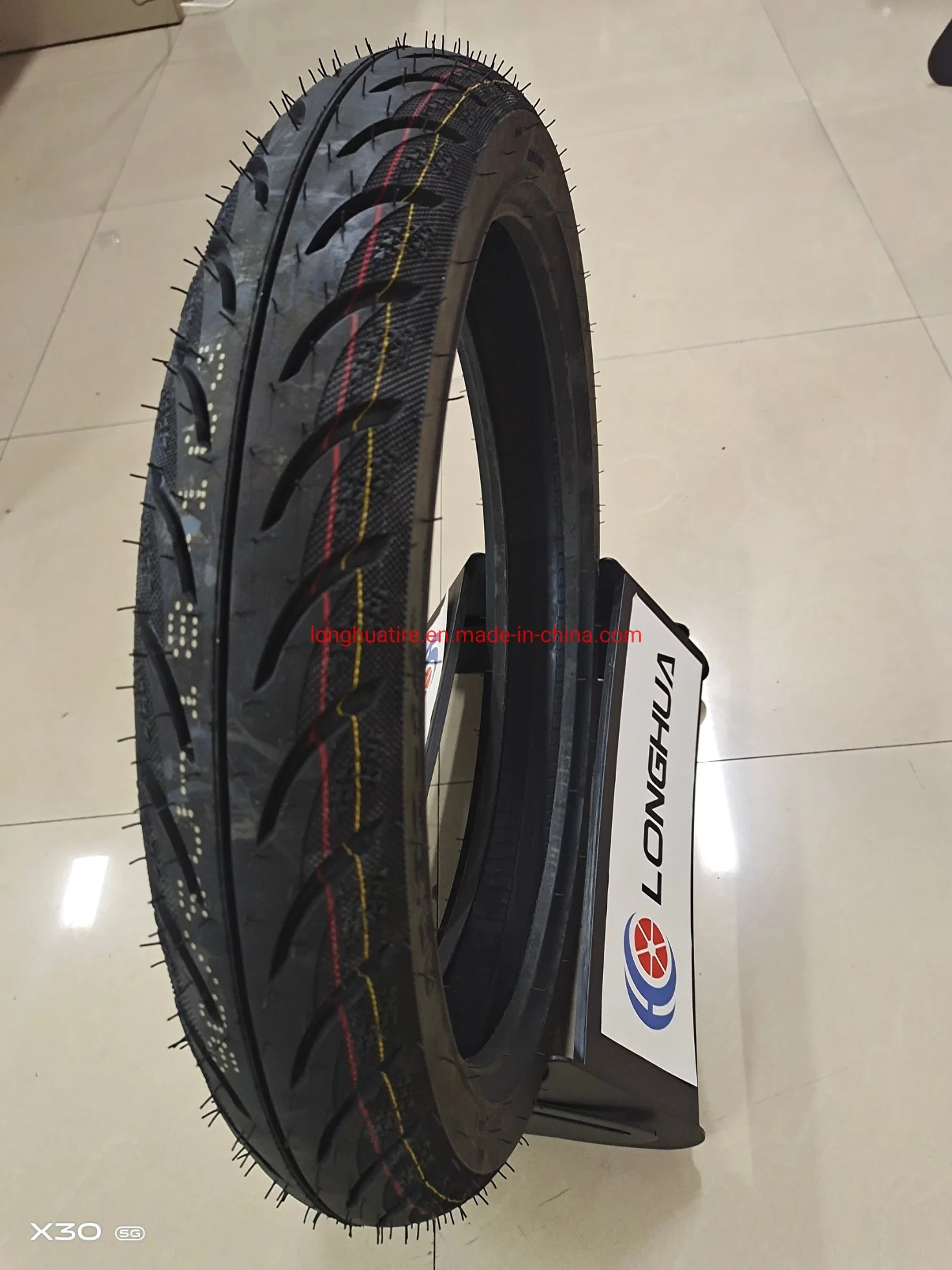 Qingdao Factory Supply Best Quality Motorcycle Tire (3.00-18 3.25-18 100/90-18)