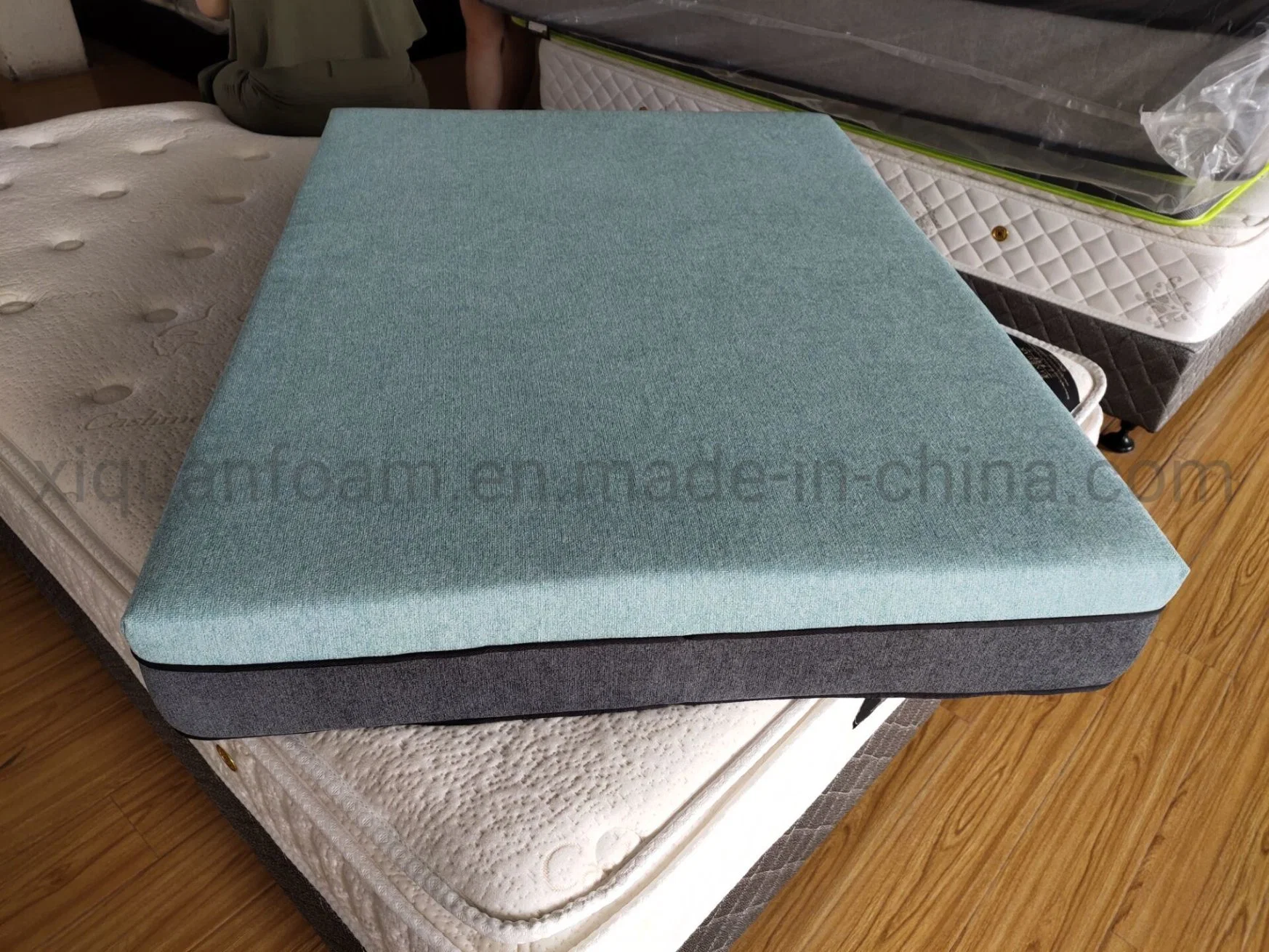 Waterproof Pet Mattress High Density Foam Rolled up Packing