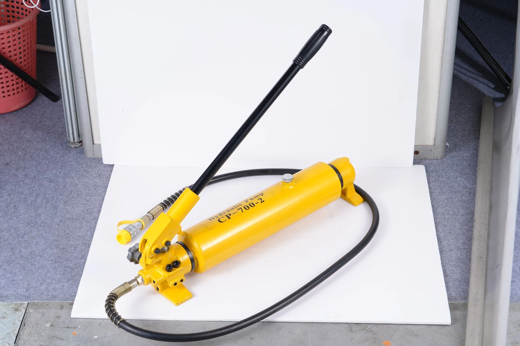 New Listing Cp-700 High Pressure Hydraulic Hand Oil Pump Portable Hydraulic Pump 700 (kg / cm2) 900cc Hydraulic Pump Factory Direct Sales