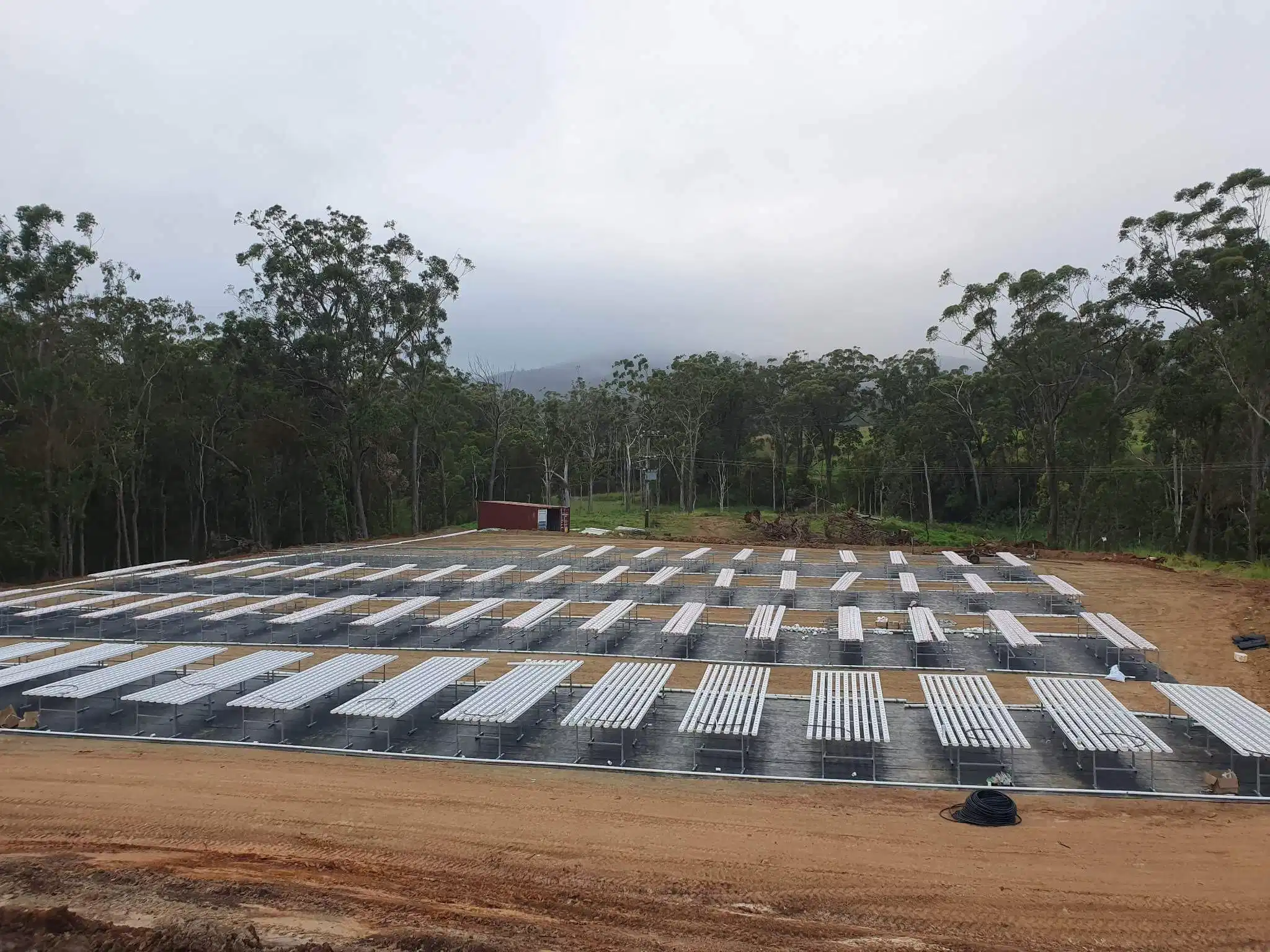 Canal de PVC agrícola en el interior del canal de efecto invernadero