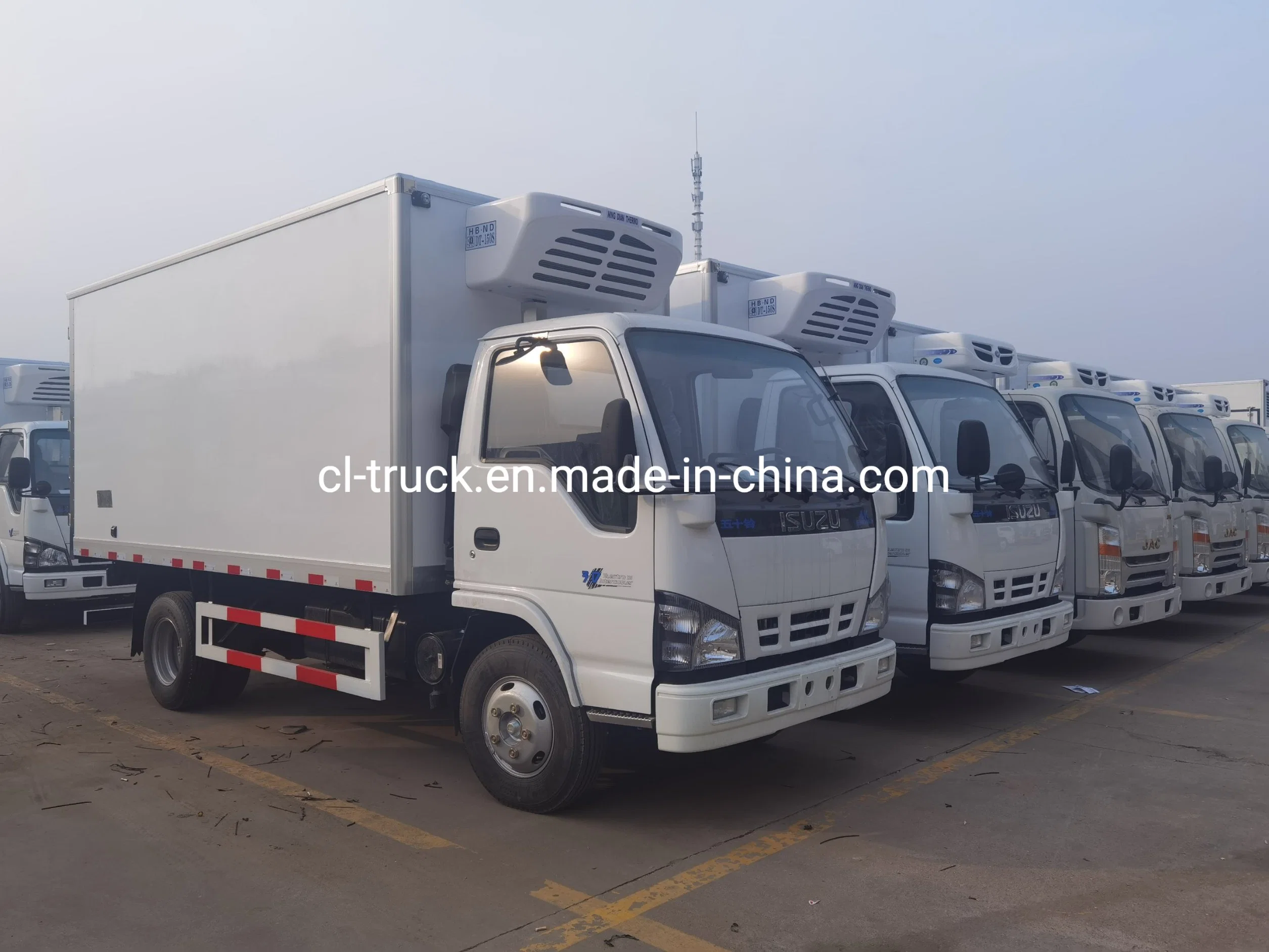 Dongfeng 4X2 4X4 Small Mini 3tons 4tons Refrigerated Truck Box