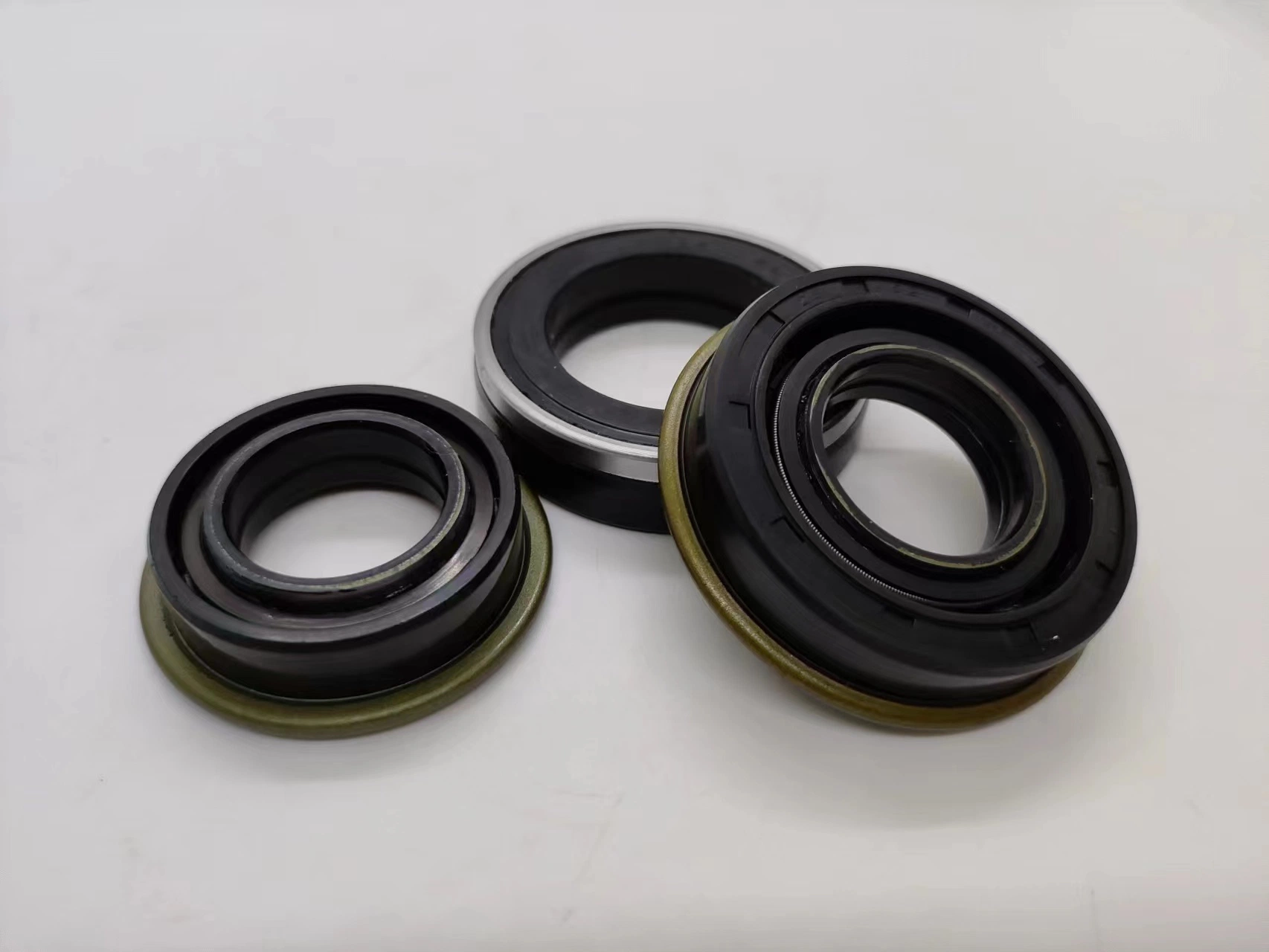 Blue Agricultural Machinery Fittings Crawler Harvester Oil Seal Bq1790e	55*74*11.5*18