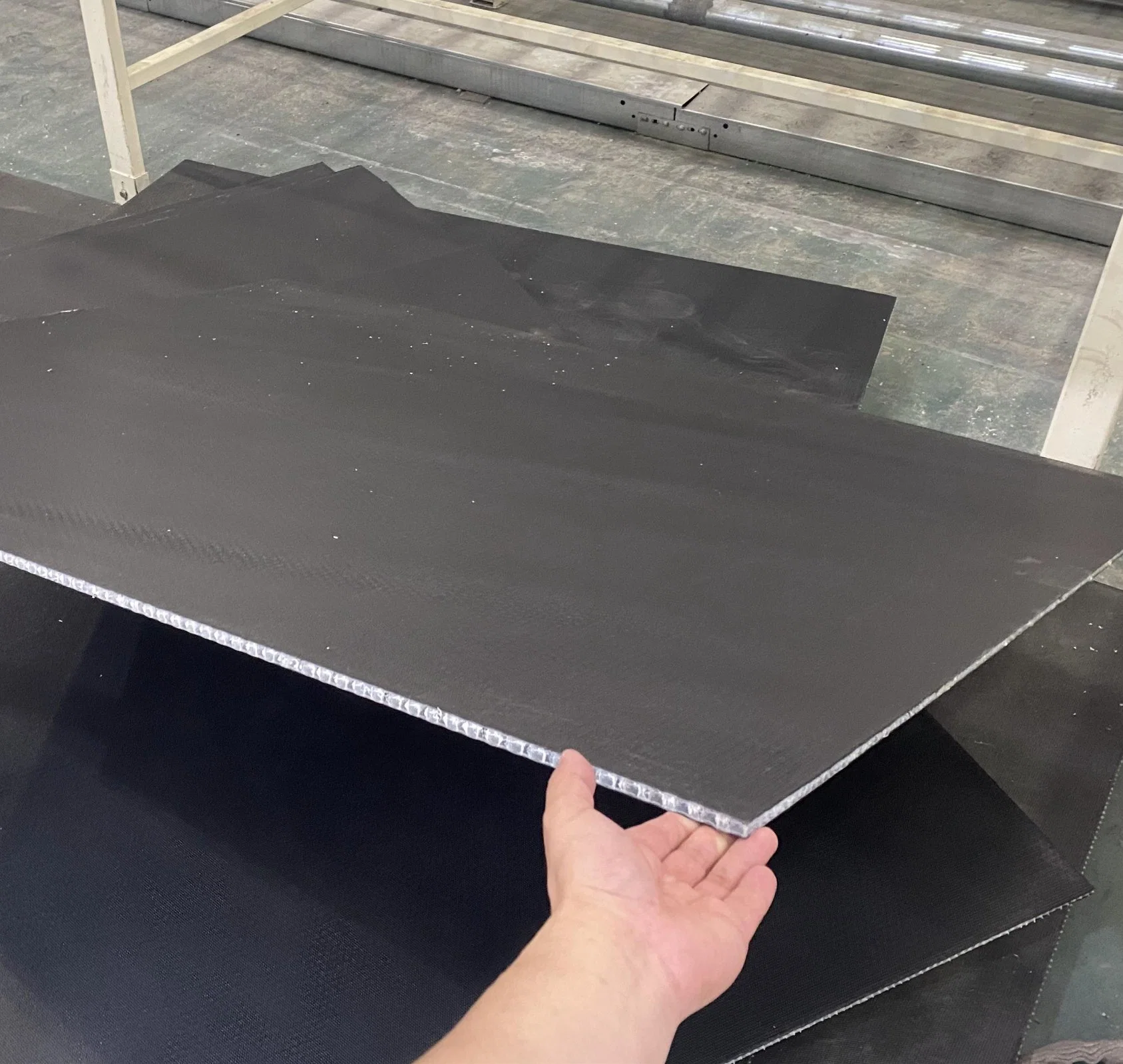 Thermoplastic Honeycomb Panel Combined with Reinforcing PP & Continuous Fiberglass Sheet