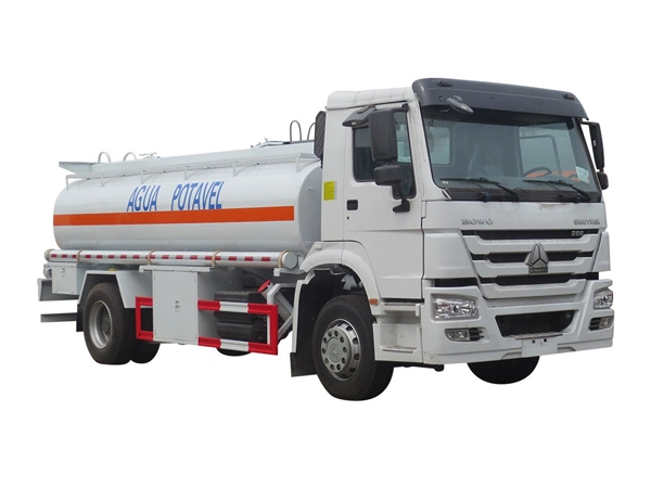 Sinotruck HOWO 10 cbm 266 CV Euro 2 de pulverización de agua Camión cisterna