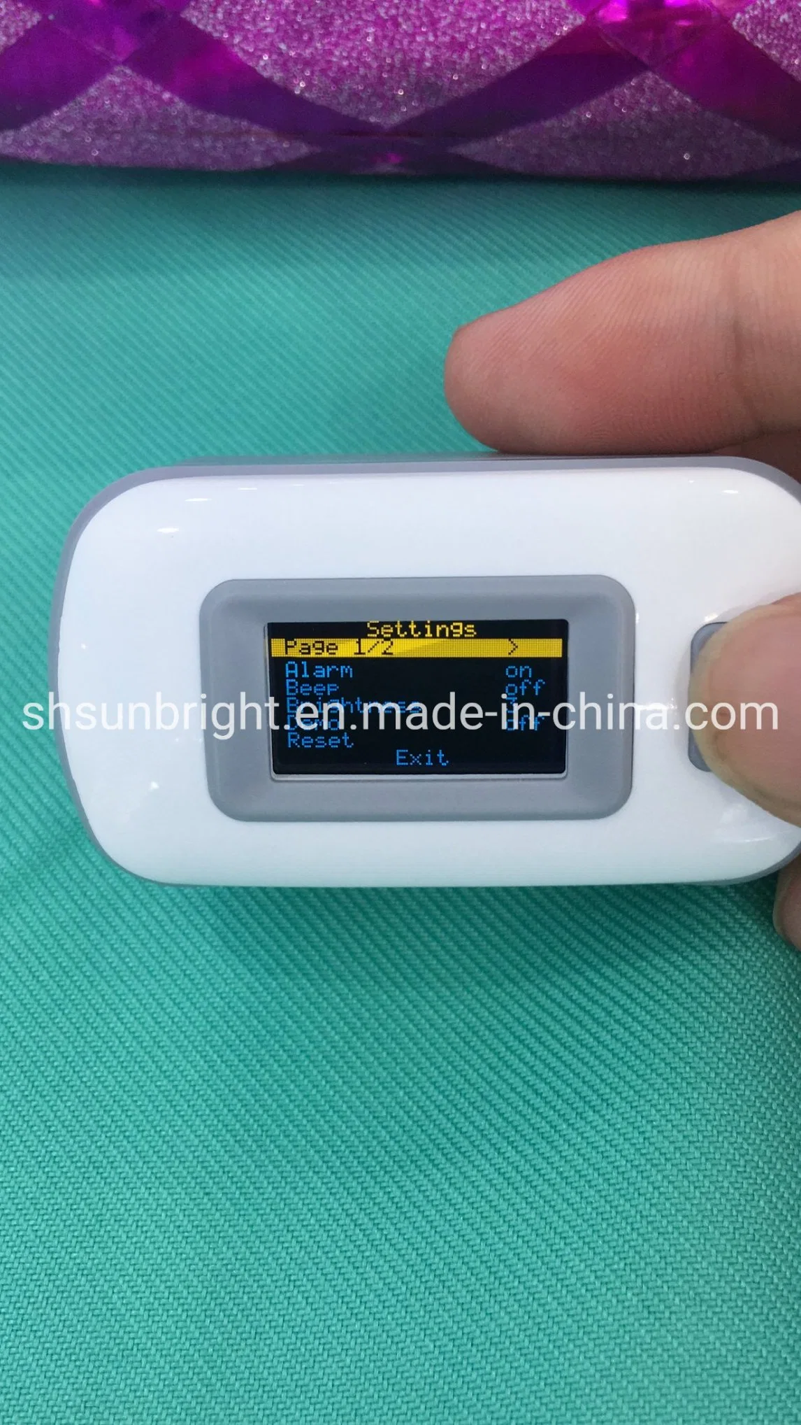 Medical Oximeter Equipment Portable Handheld Fingertip Pulse Oximeter SpO2